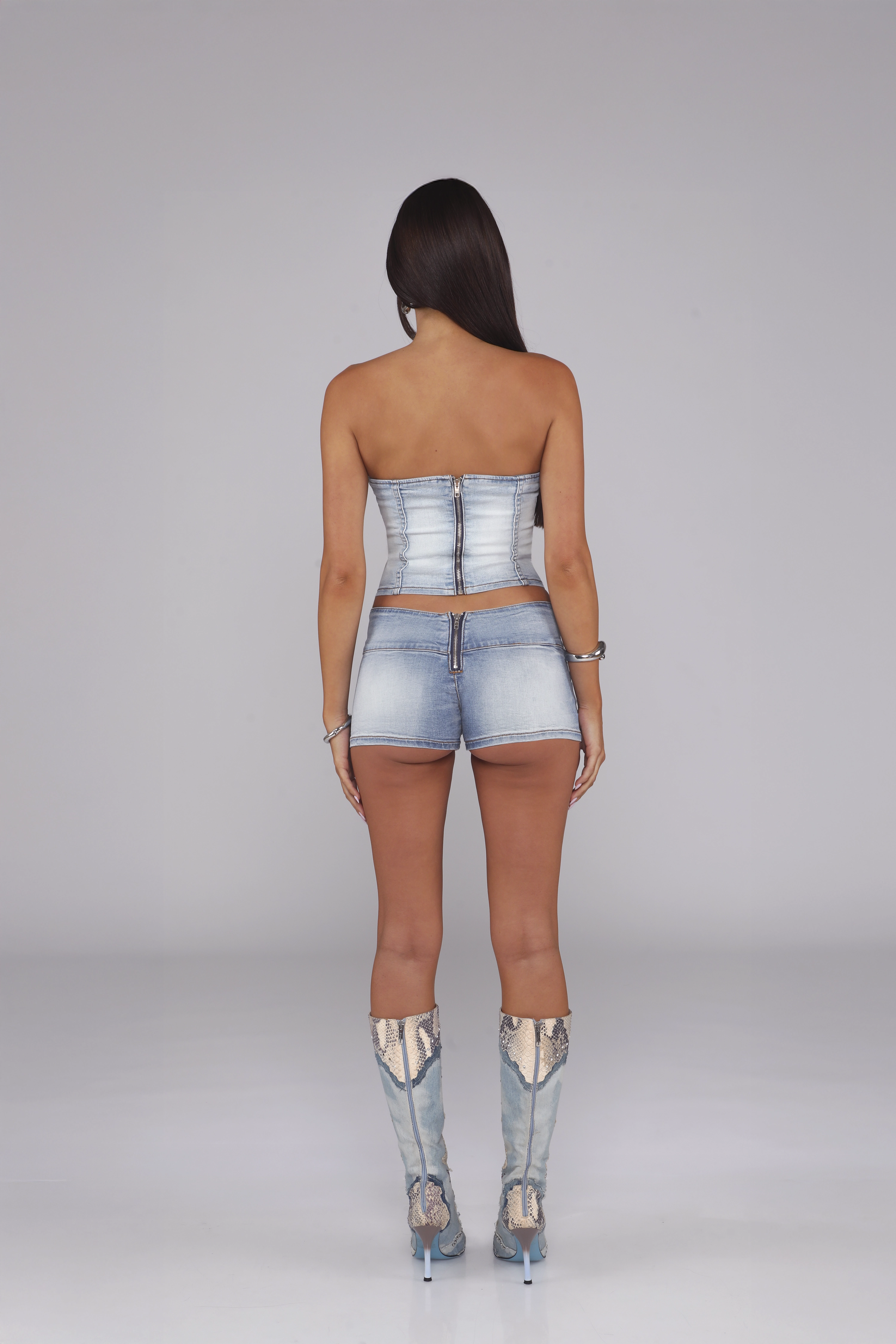 hip look Core Fit SIENA SHORT / CLOUD 9