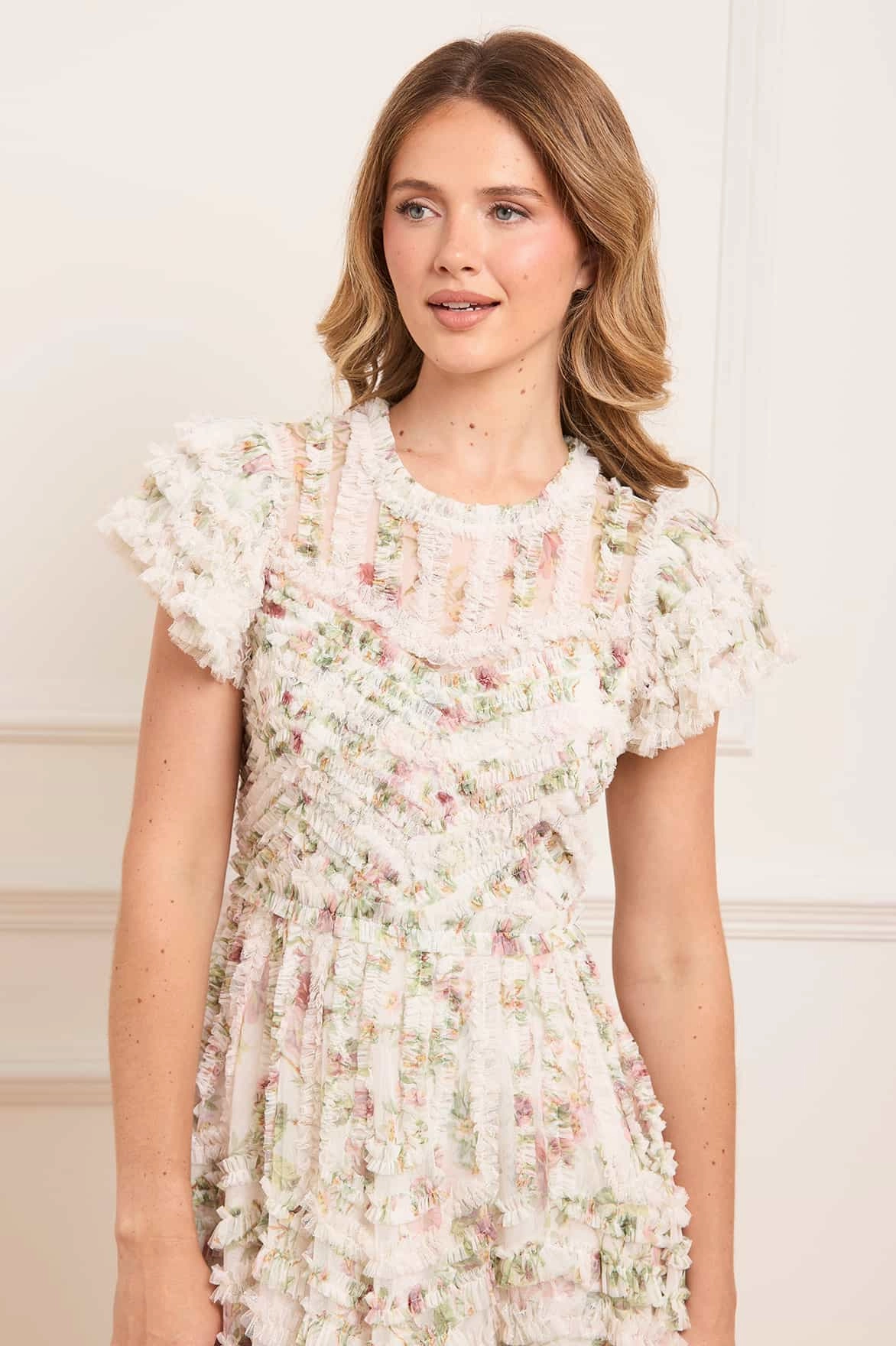Chic Layers Practical-Style Colette's La Vie En Rose Round Neck Short Sleeve Gown