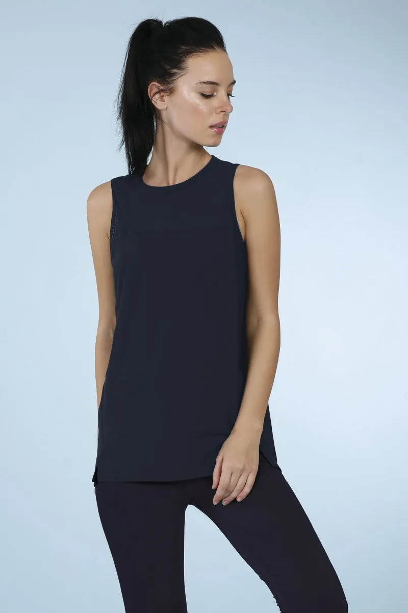 Smooth And Seamless Fitness Tank Top - Gibraltar Sea