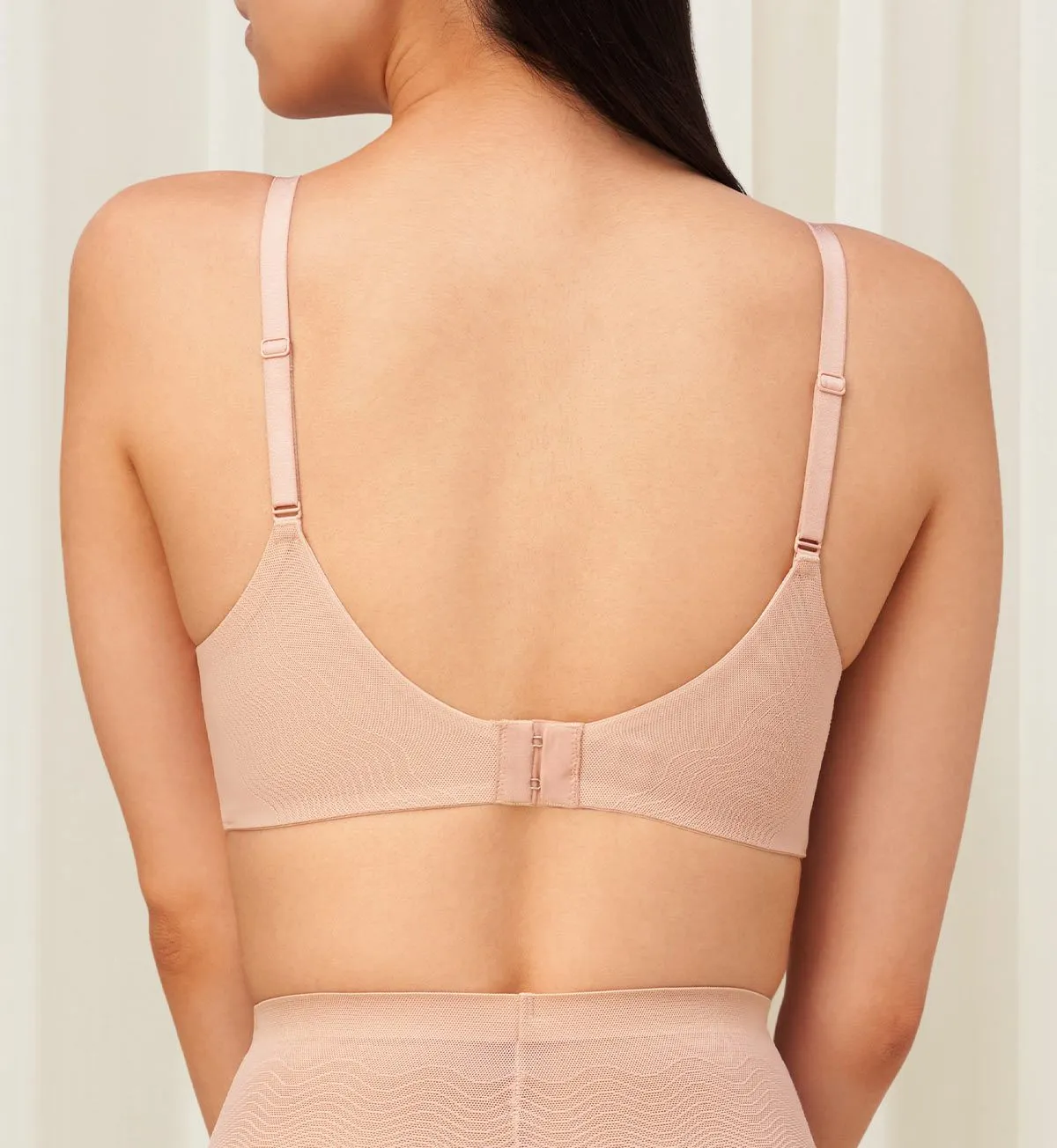 SMOOTH SENSATION MAGIC PUSH UP DEEP V BRA