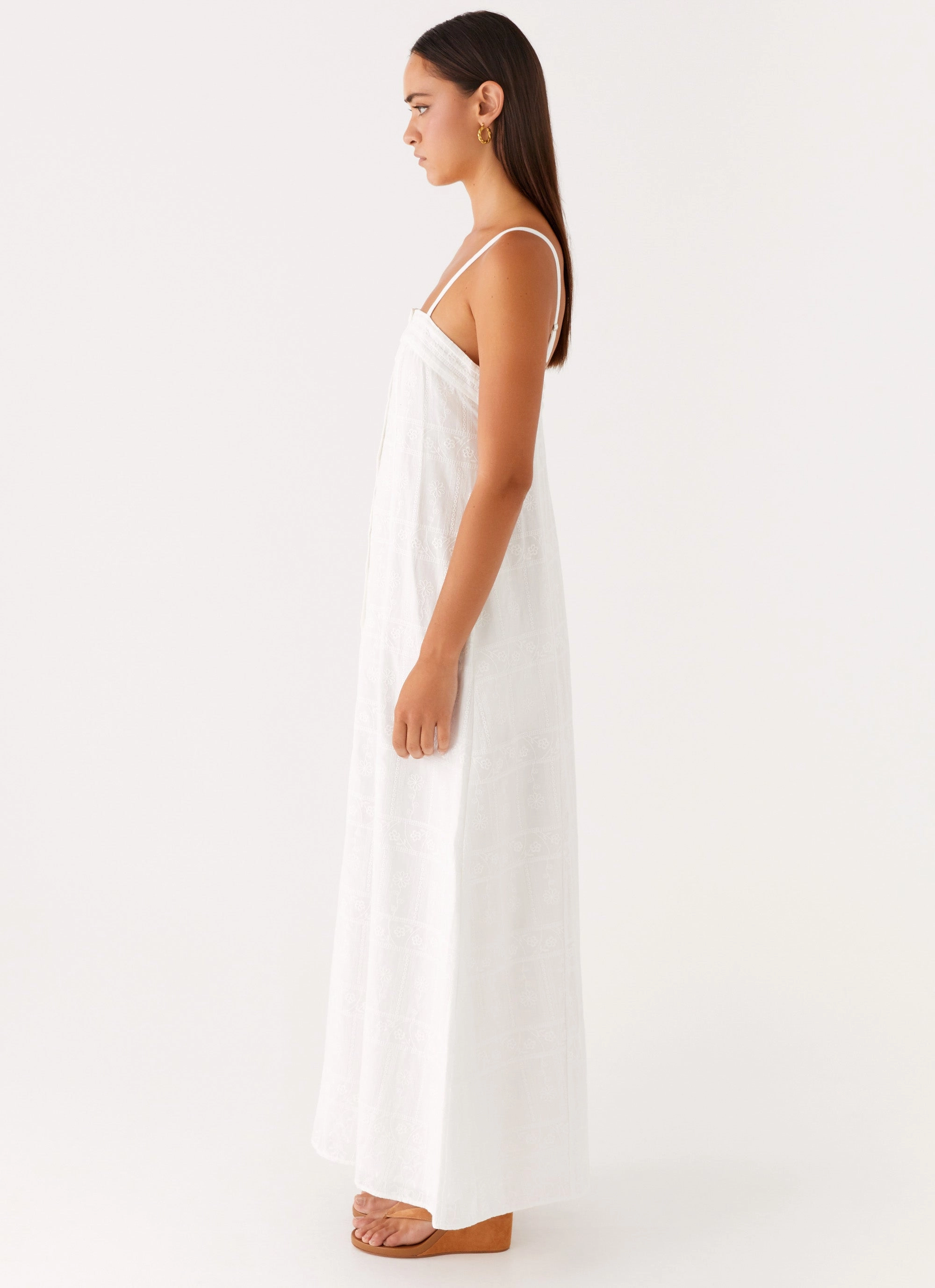 Cole Maxi Dress - White ComfortFitDesign Bow-Detail