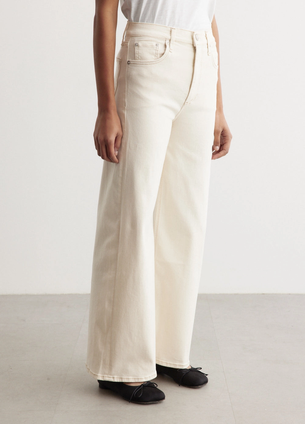 Minimalist Style Holiday Vibes Weekend Warrior Loose Smooth Shopping Day Sofie Crop Jeans Functional Pockets