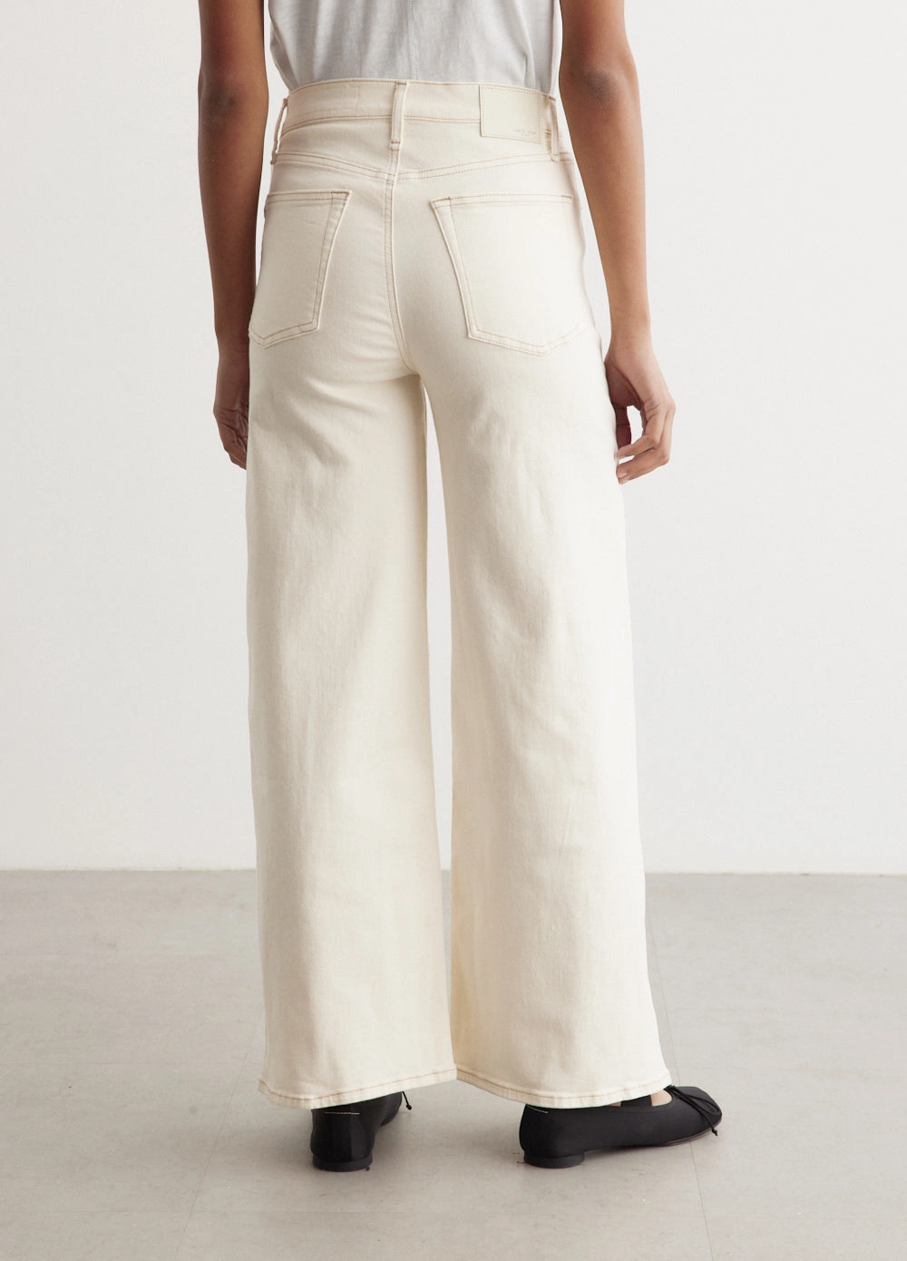 Sofie Crop Jeans Functional Pockets Minimalist Adult Fashion Workwear Ready