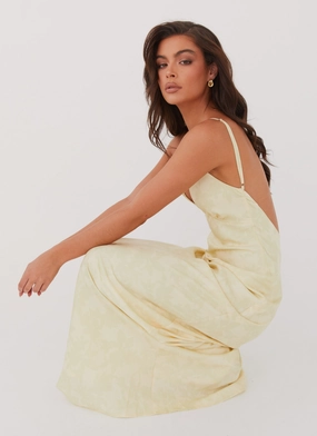 Sorrento Sun Maxi Dress - Yellow Floral Natural Fit Matte-finish