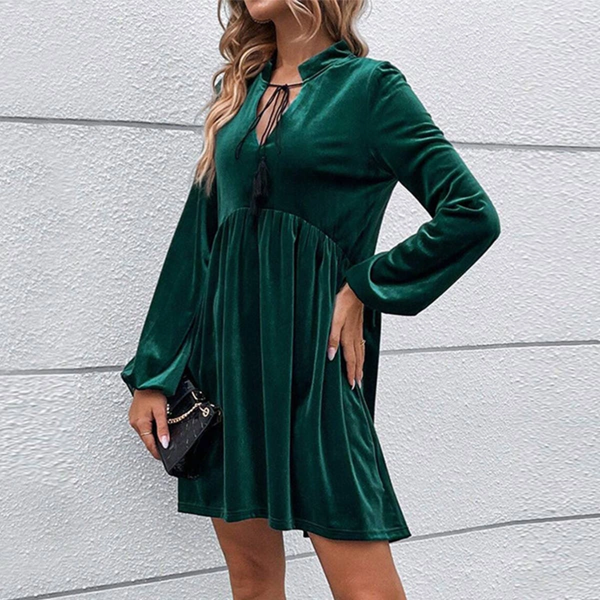 BUBBLY LONG SLEEVED V NECK LACE UP VELVET DRESS_CWDSD3235 Chic Layered Wear Quilted-Texture