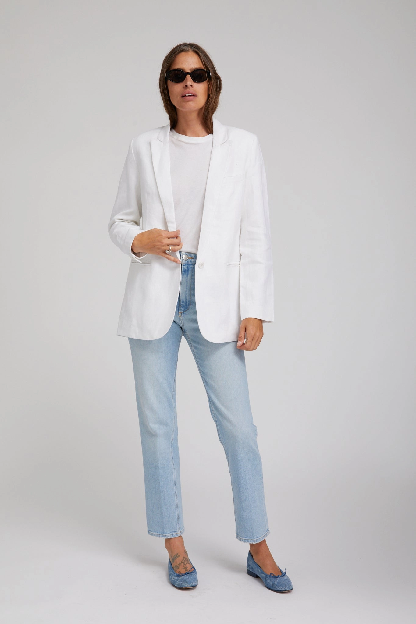 Clean Street Look Comfortable Urban Piece White Linen Blazer