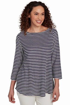 Reflective Detailing Stripe Right Scallop Textured Top