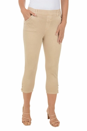 Casual Movement Studded Hem Denim Pull-On Capri Pant