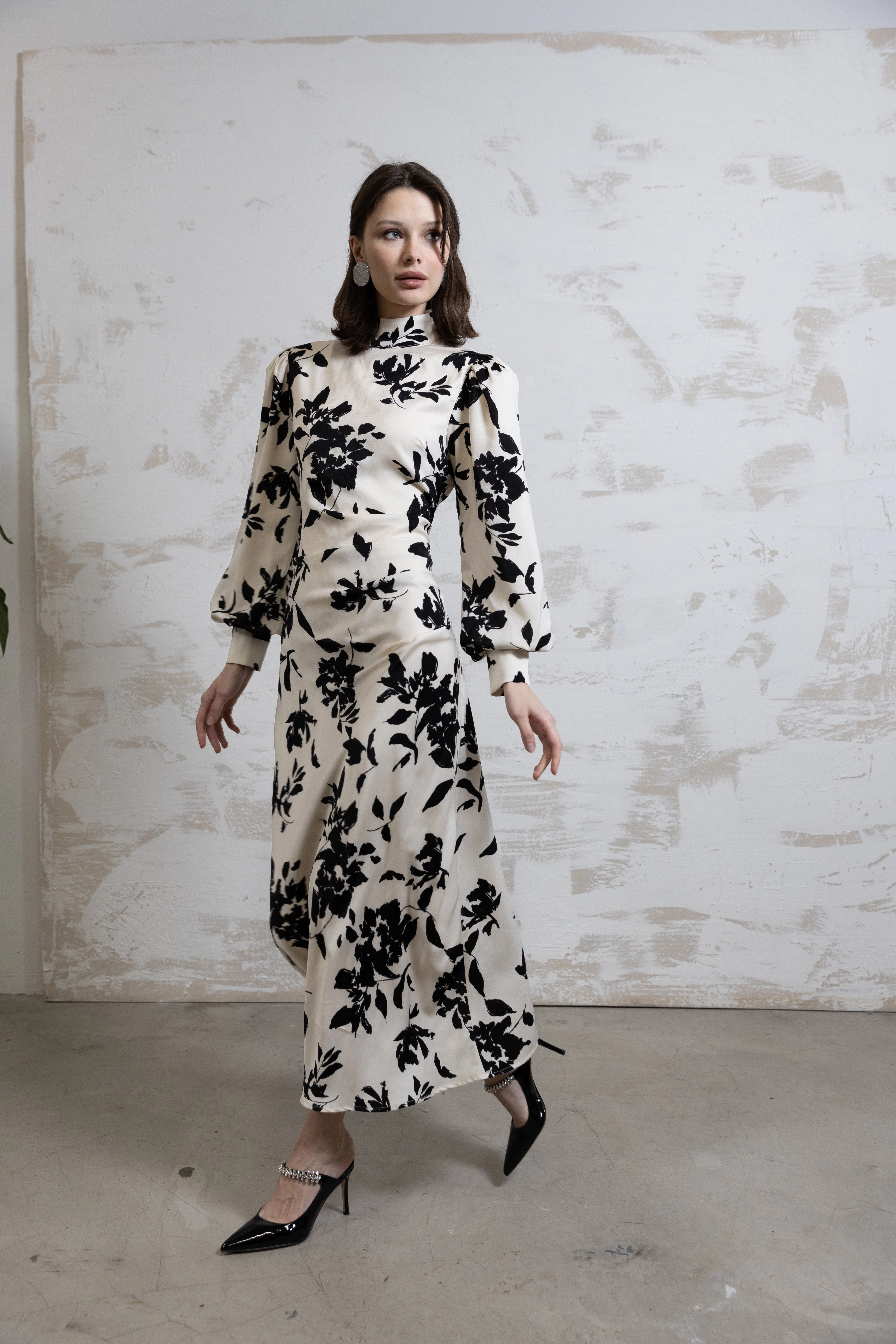 Business casual Vibrant Look Noir Fleur Maxi