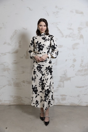 Noir Fleur Maxi Sleek Vibe