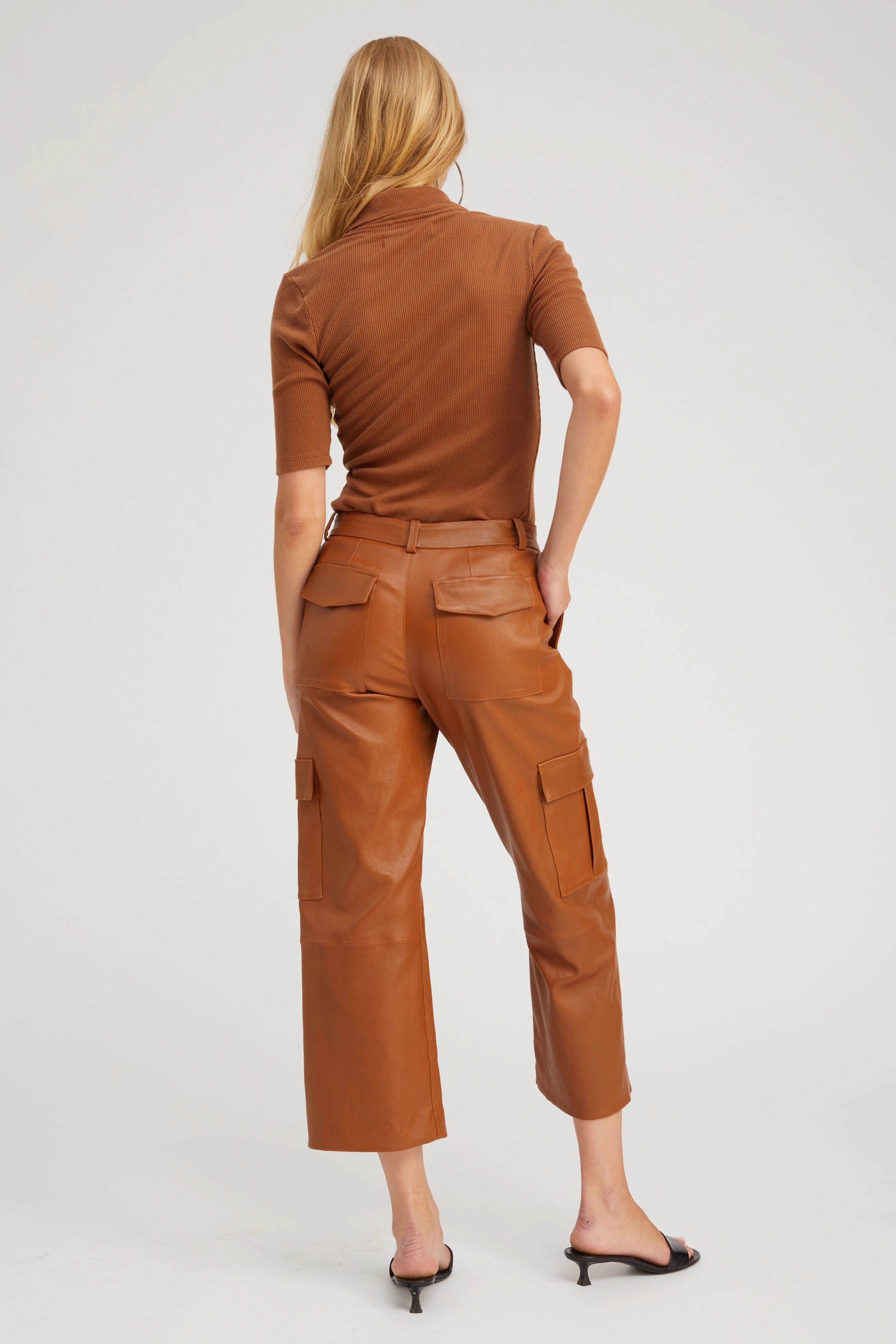 Thermochromic Color Shift Tech Chestnut Rib Mid Sleeve Polo Top