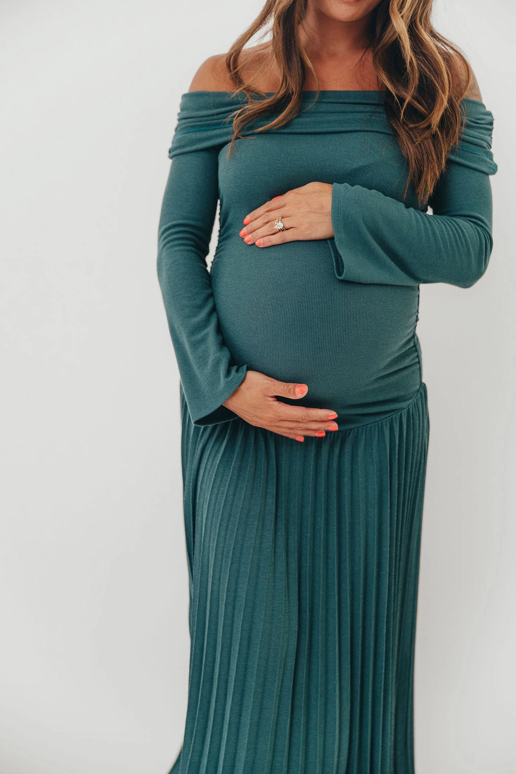 Lennox Long Sleeve Maxi Dress in Green Urban Fit Bright Petal