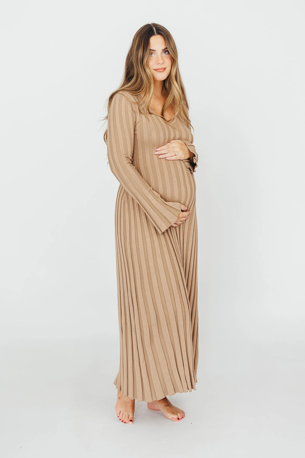 Light Weave Hadley Long Sleeve V-Neck Knit Maxi Dress in Espresso