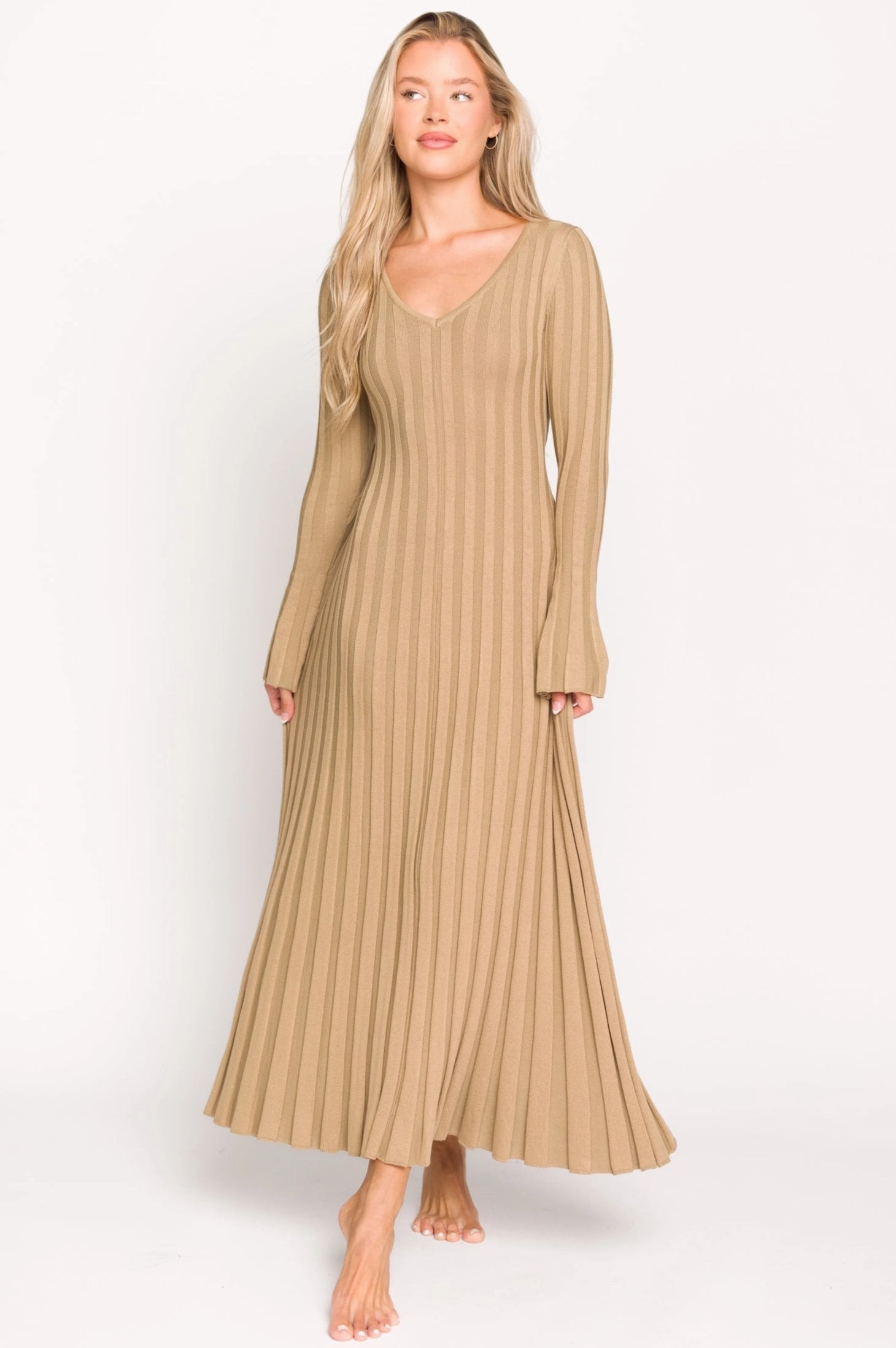 Formal Look Perfect Layers Hadley Long Sleeve V-Neck Knit Maxi Dress in Espresso