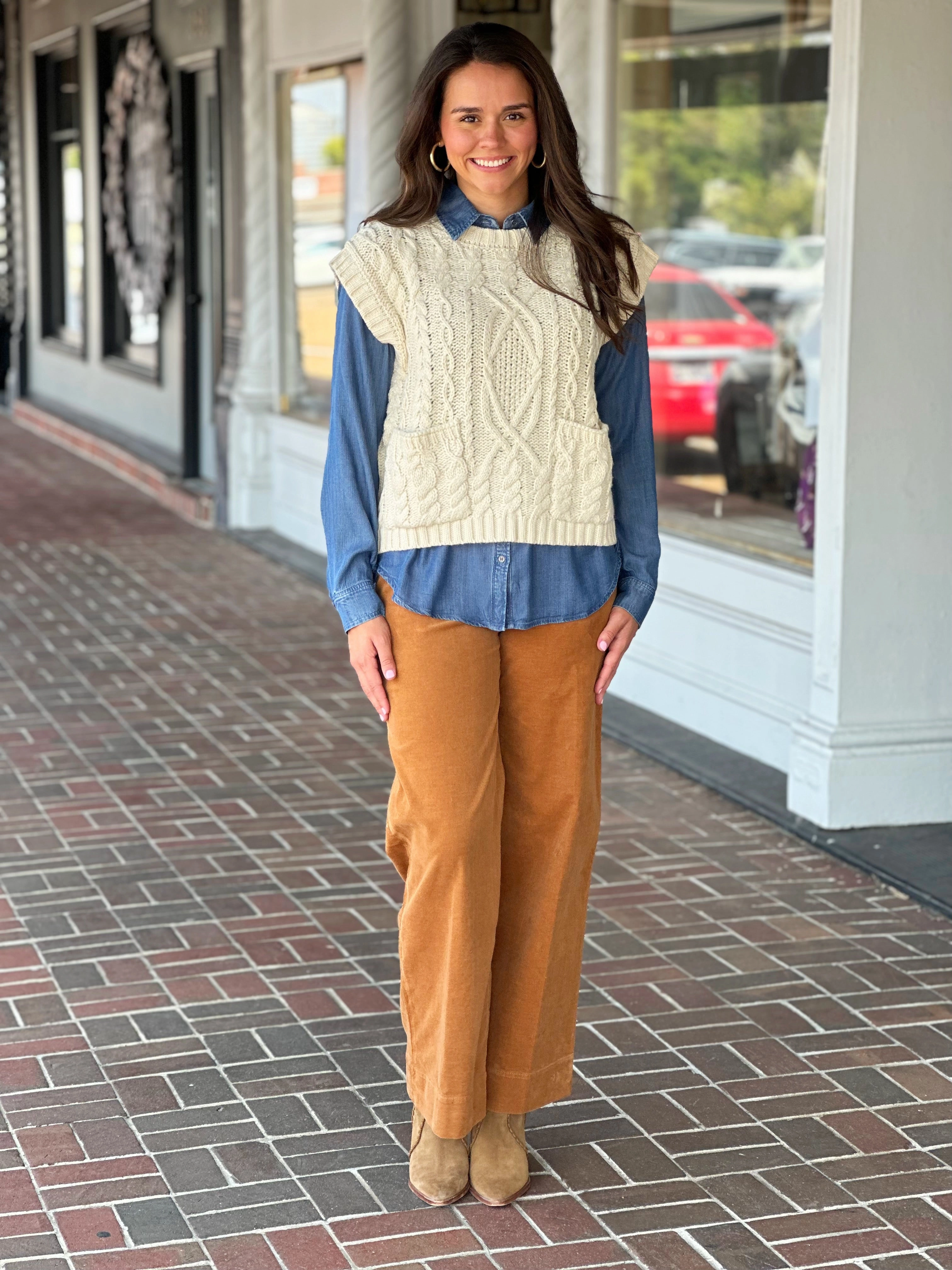 AntiPillingSurface Layered Neckline Details Chunky Cable Knit Sweater Vest in Cream