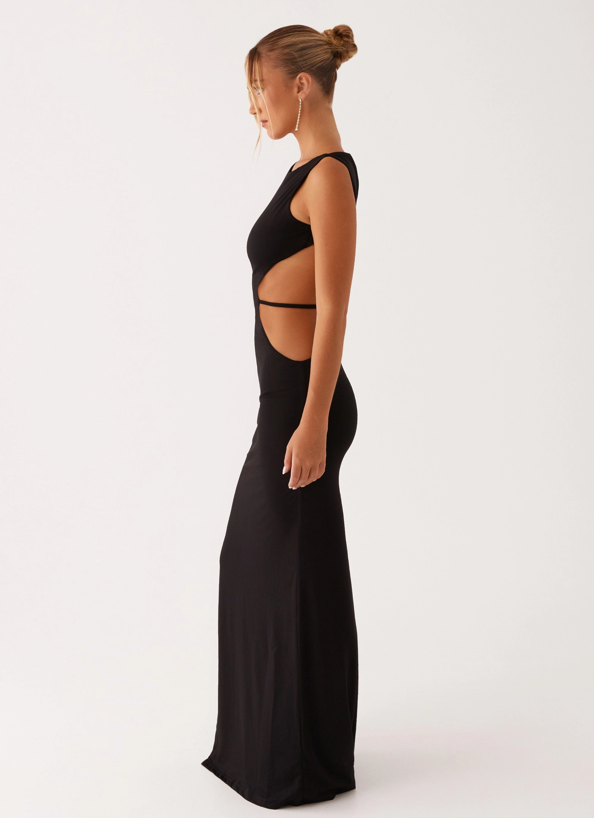 Jewel Accent Relaxed Vibe Sutton Maxi Dress - Black
