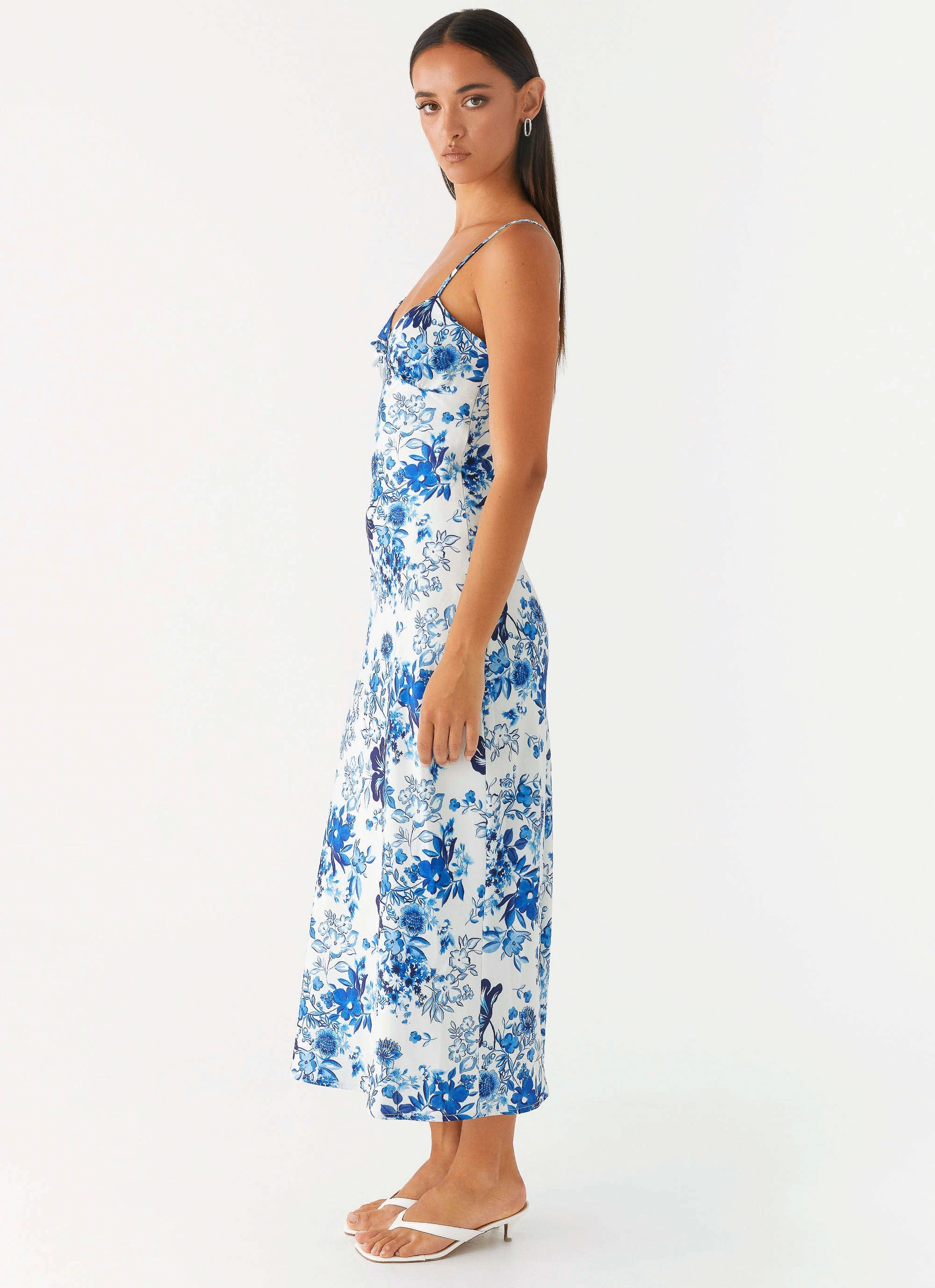 Take Chances Midi Dress - Serene Sky Floral Form Focus
