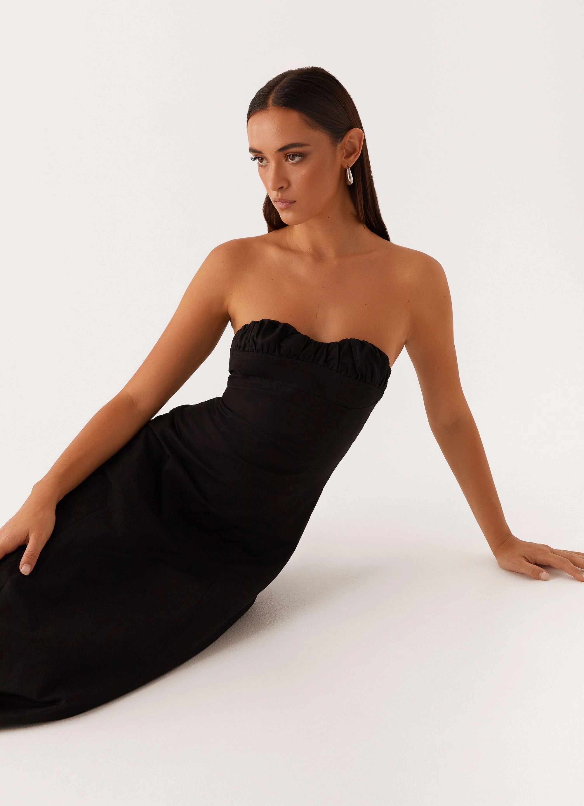 Tayla Linen Maxi Dress - Black Bow Glow
