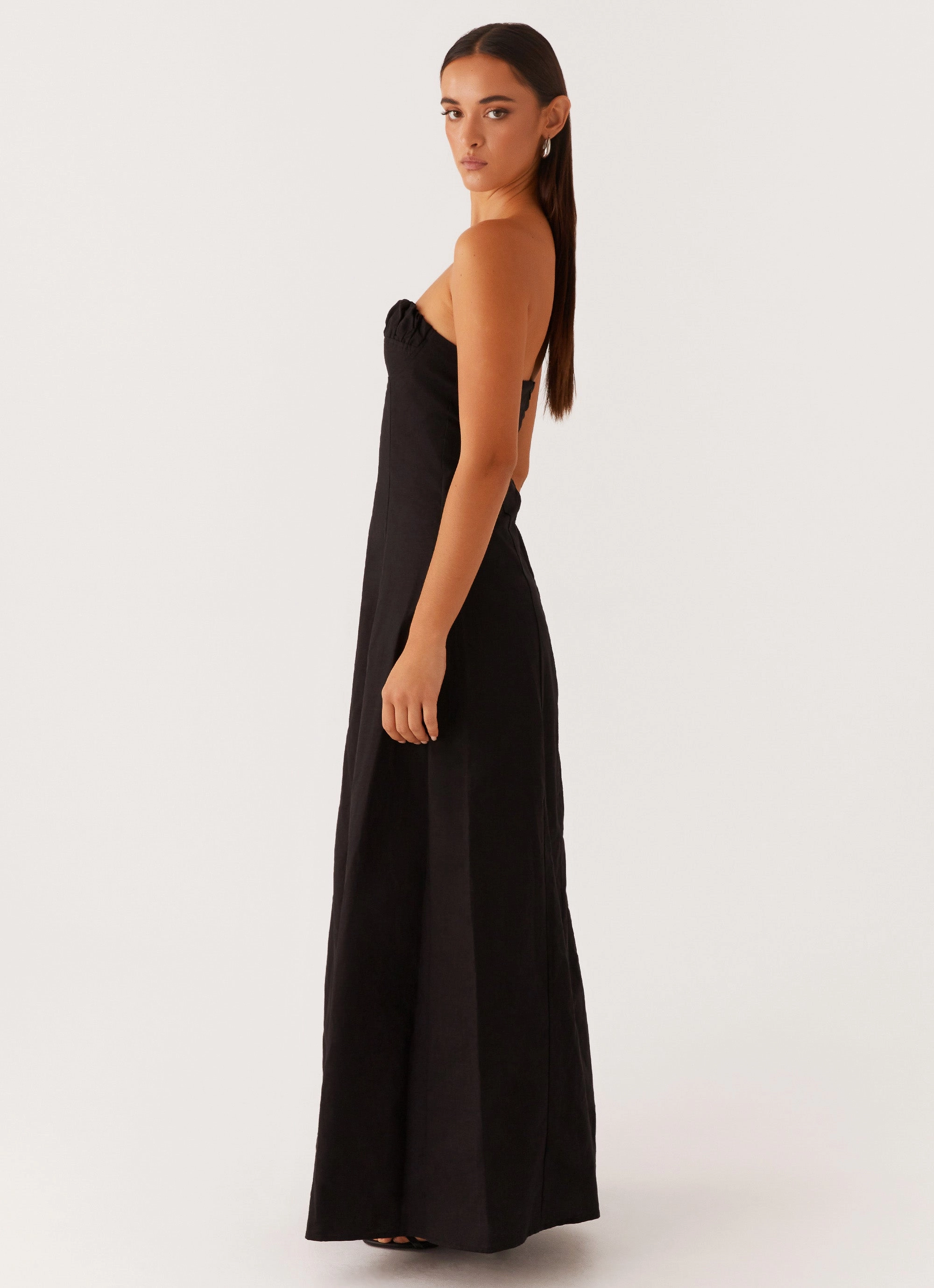 Bright bold dress Dreamy Look Tayla Linen Maxi Dress - Black
