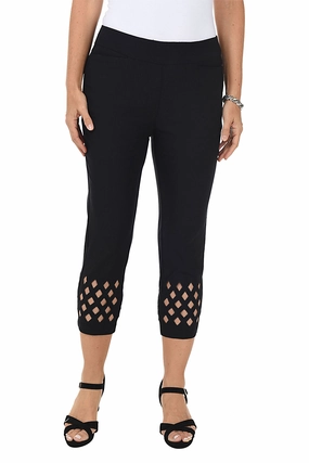 Diamond Eyelet Pull-On Capri Pant Lounge-friendly