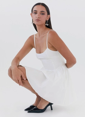 Minimal Tone Tesoro Mio Mini Dress - White