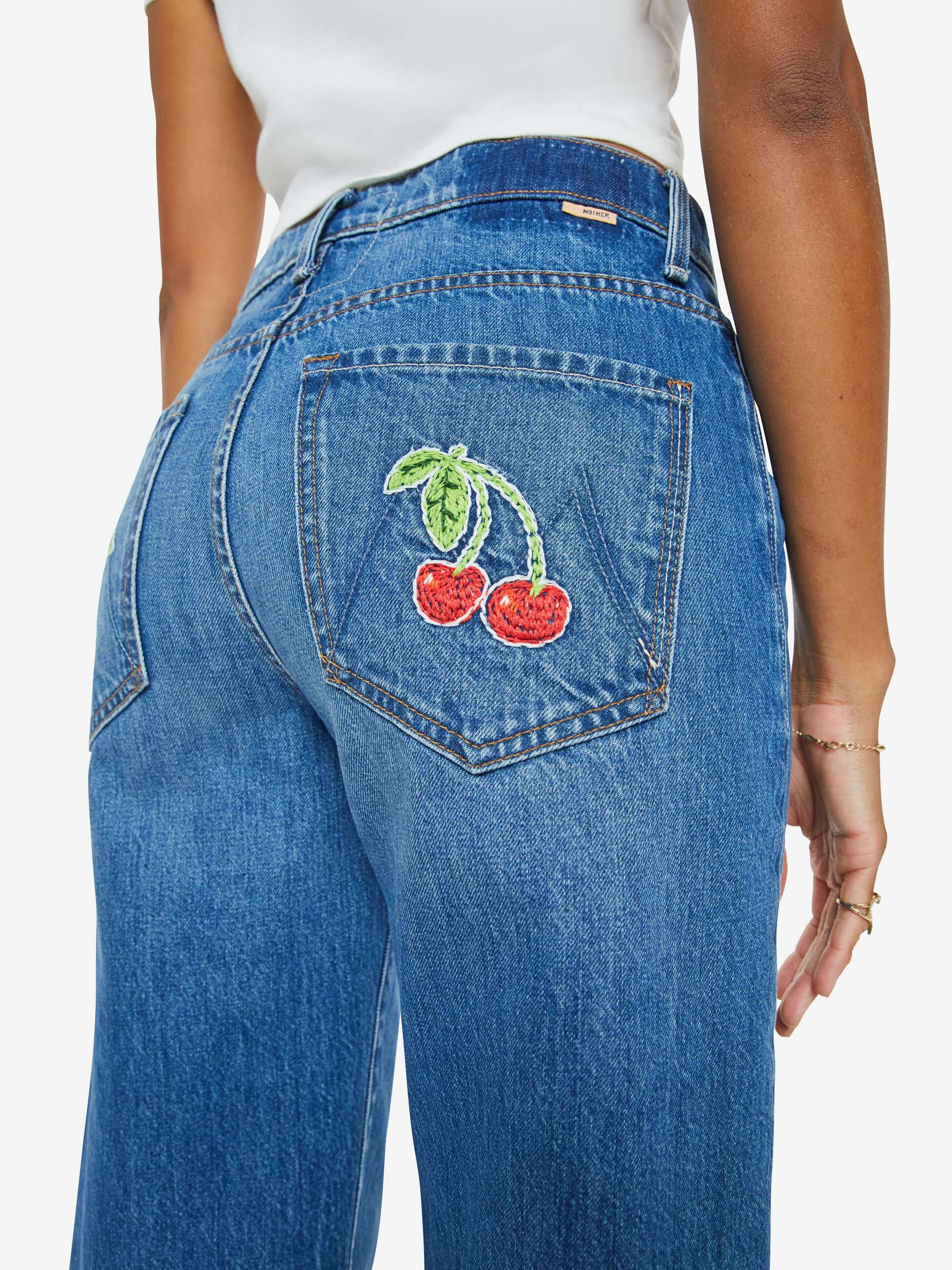 Sleek Silhouette Active Outfit The Dodger Ankle in Green Thumb with Cherries