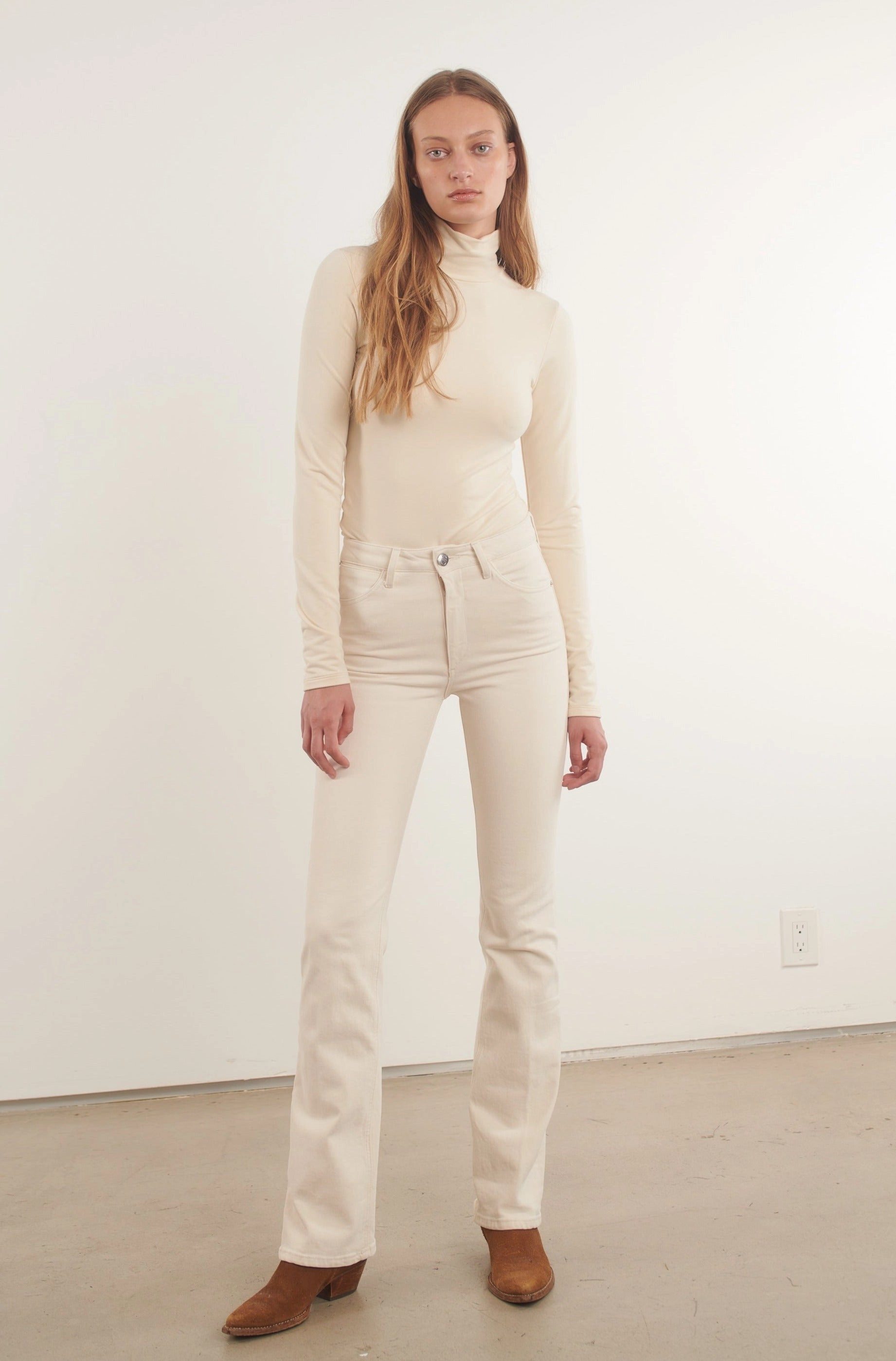 CollapsibleFrame Earhart Off White Micro Flare Denim