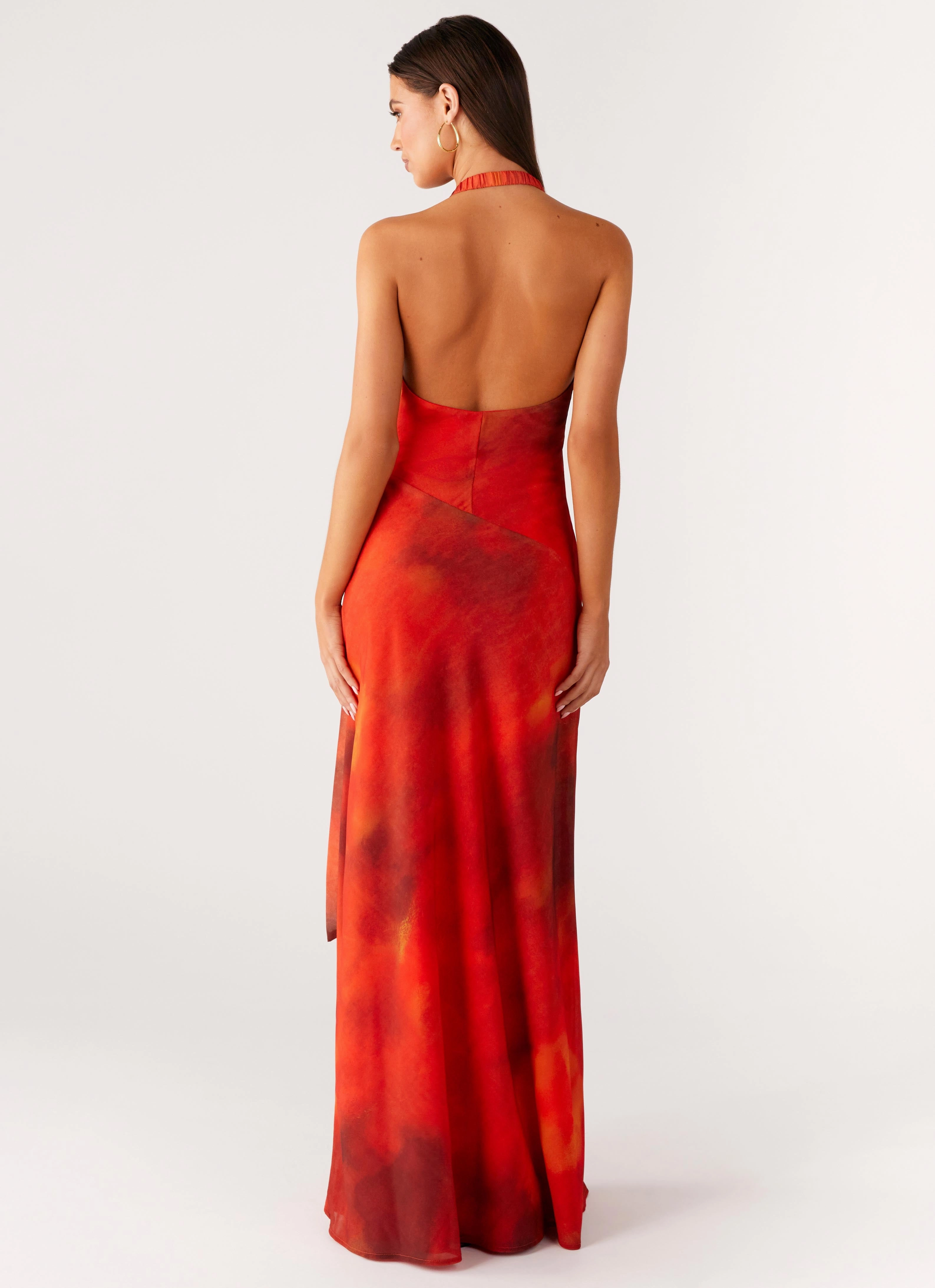 Layered Movement Outfit Core So Chic Maxi Dress - Scarlet Blur