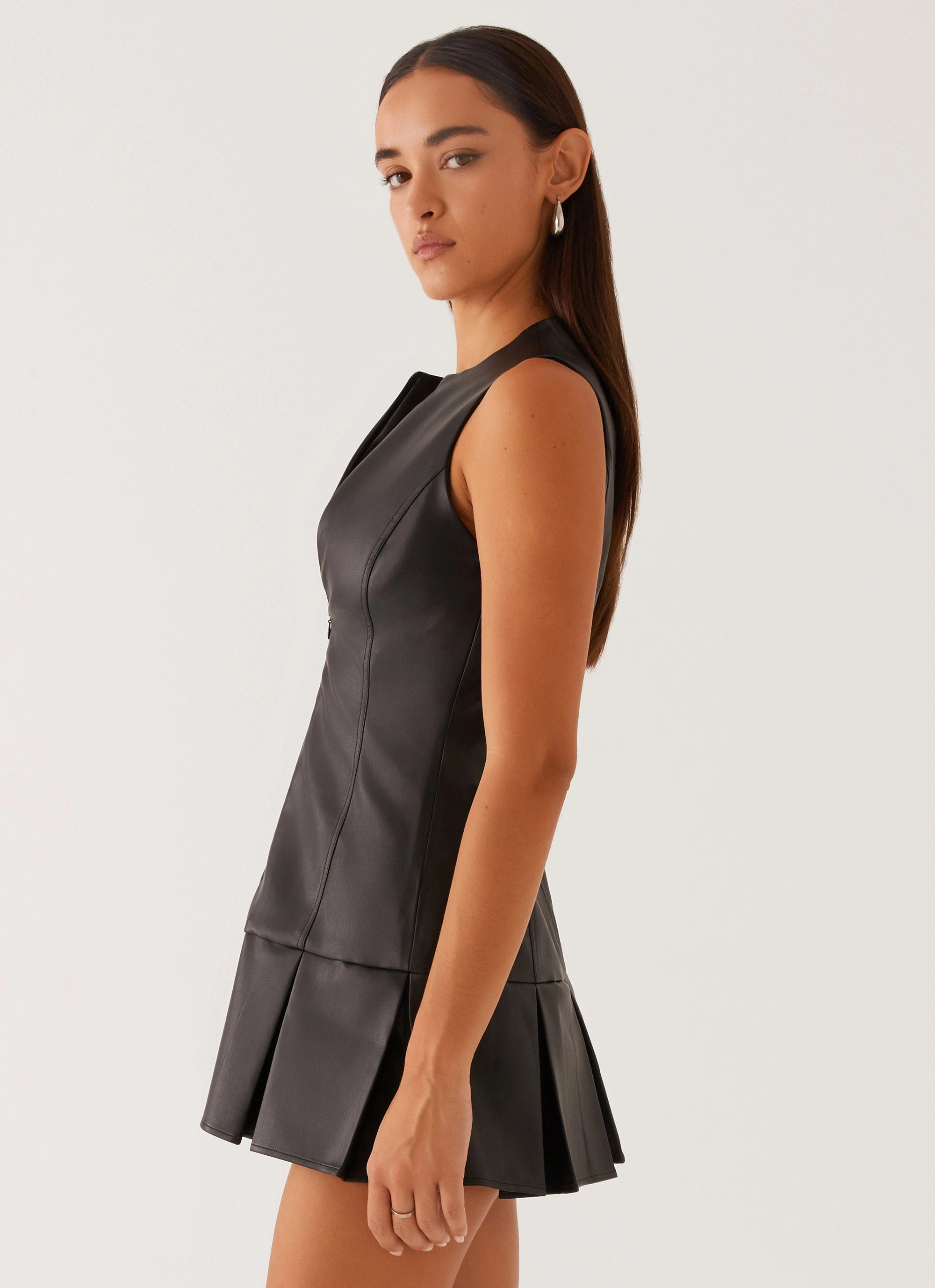 Flattering Wearable Flynn Mini Dress - Black