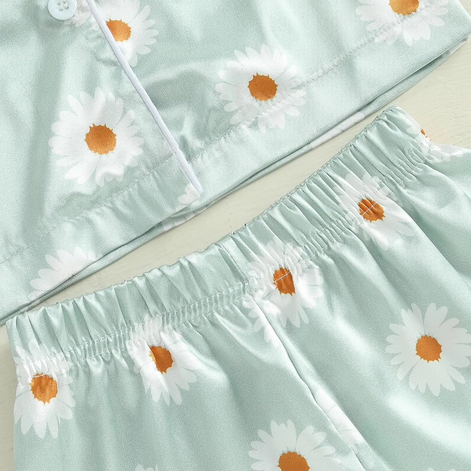 Toddler Baby Girl Silk Pajamas Set Daisy Floral Short Sleeve Button Down Shirt Shorts Summer Satin Sleepwear Cute Pjs