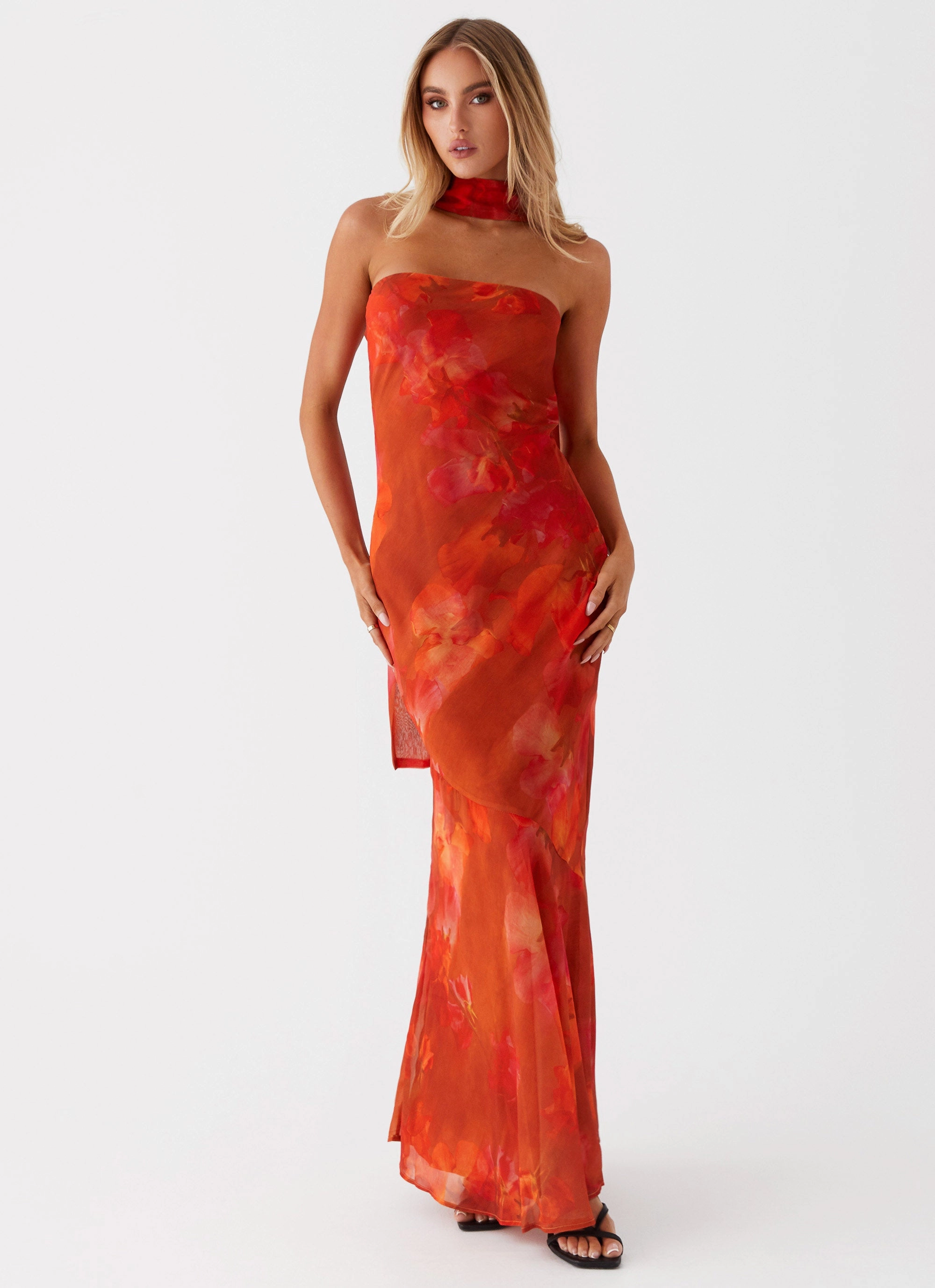 Light Aesthetic Subtle Lines Under The Pagoda Maxi Dress - Amber