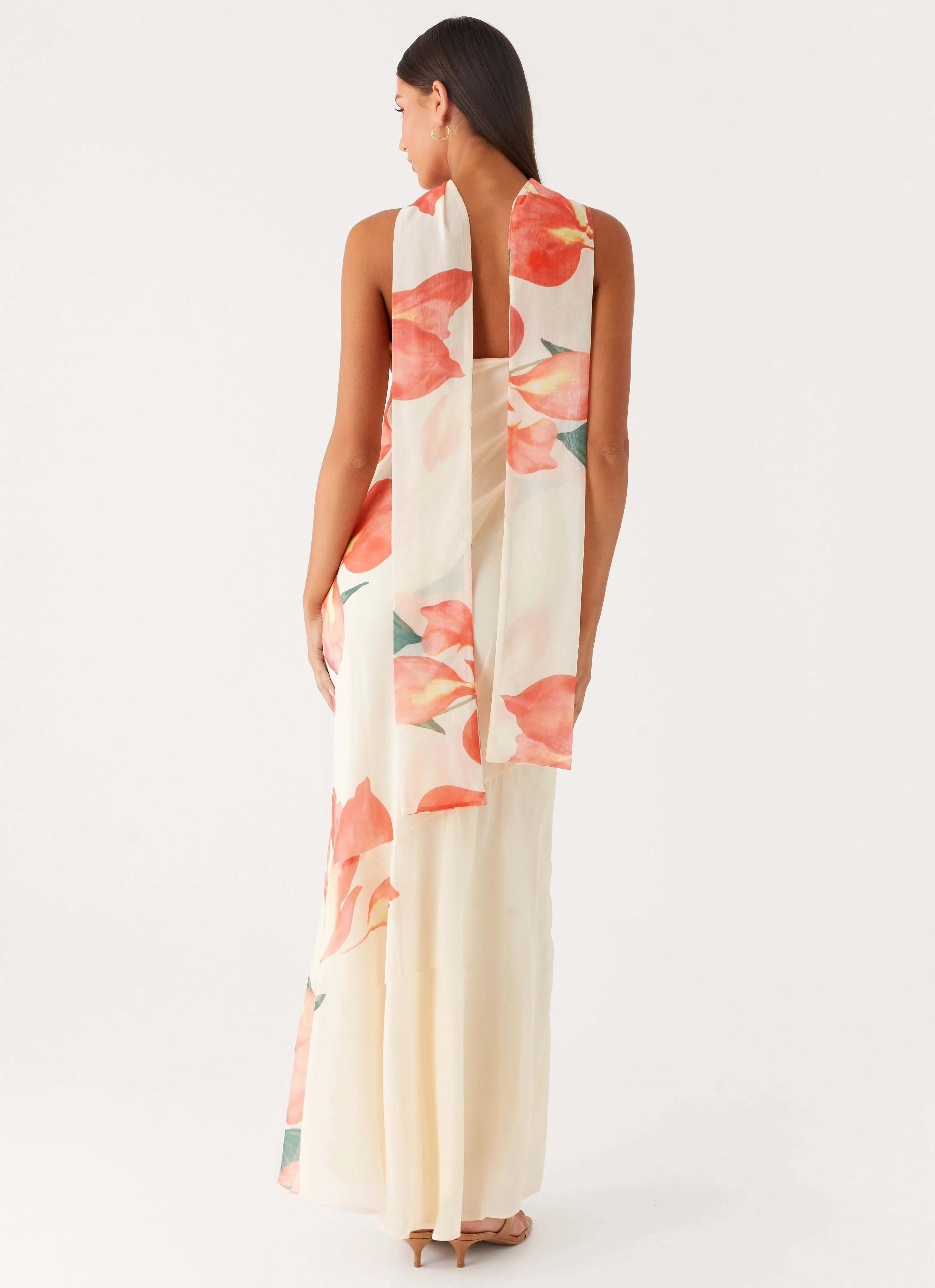 Stylish Silhouette Under The Pagoda Maxi Dress - Siena Floral