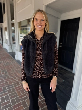 Ergonomic Shoulder Shape Midweight Four Way Stretch Florez Zip Up Sweater in Black