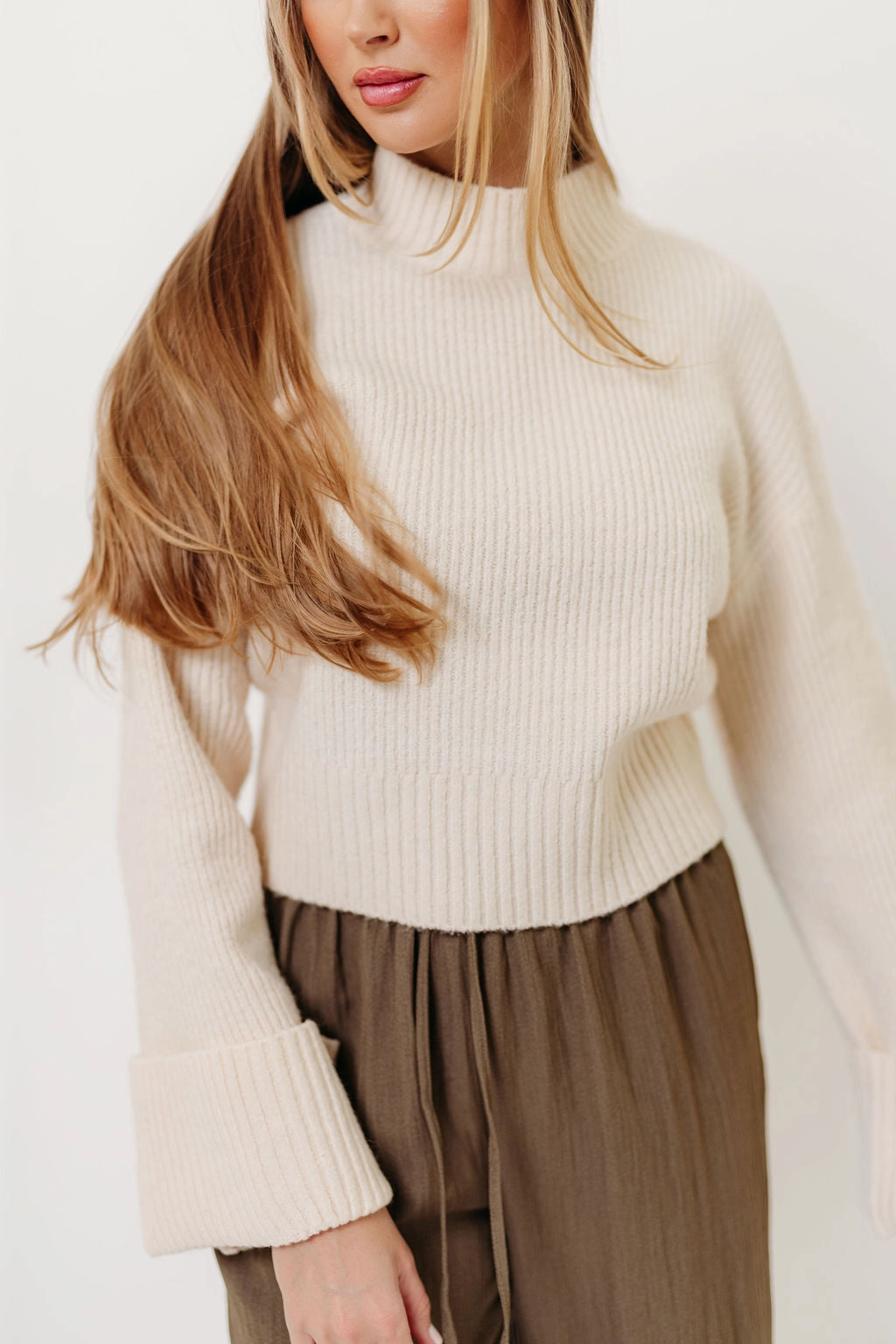 Freida Mock-Neck Sweater in Cream PaddedInsulation Loose cut
