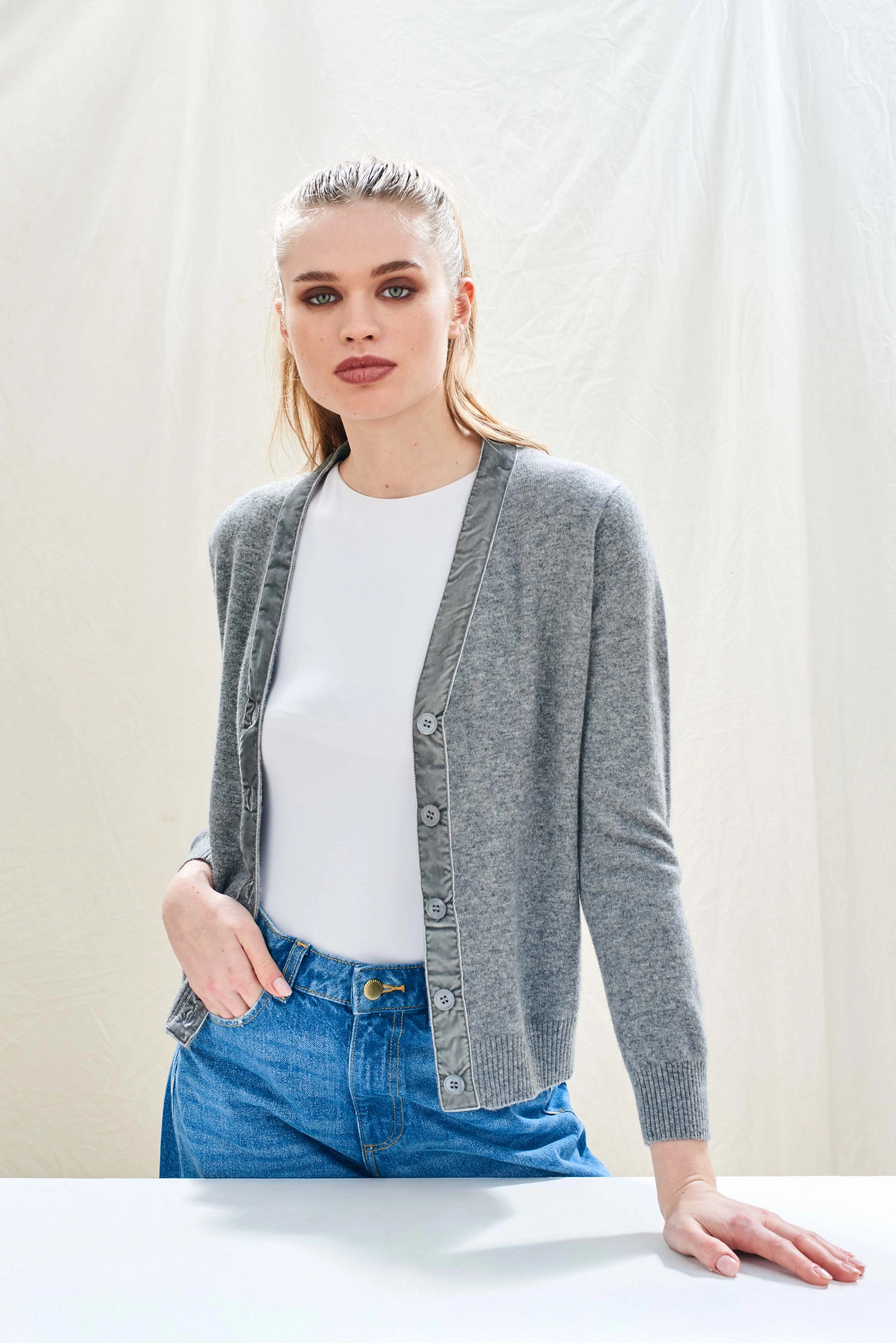Elegant Cardigan Anti Fade Technology Velvet Little Cardigan Cloudy