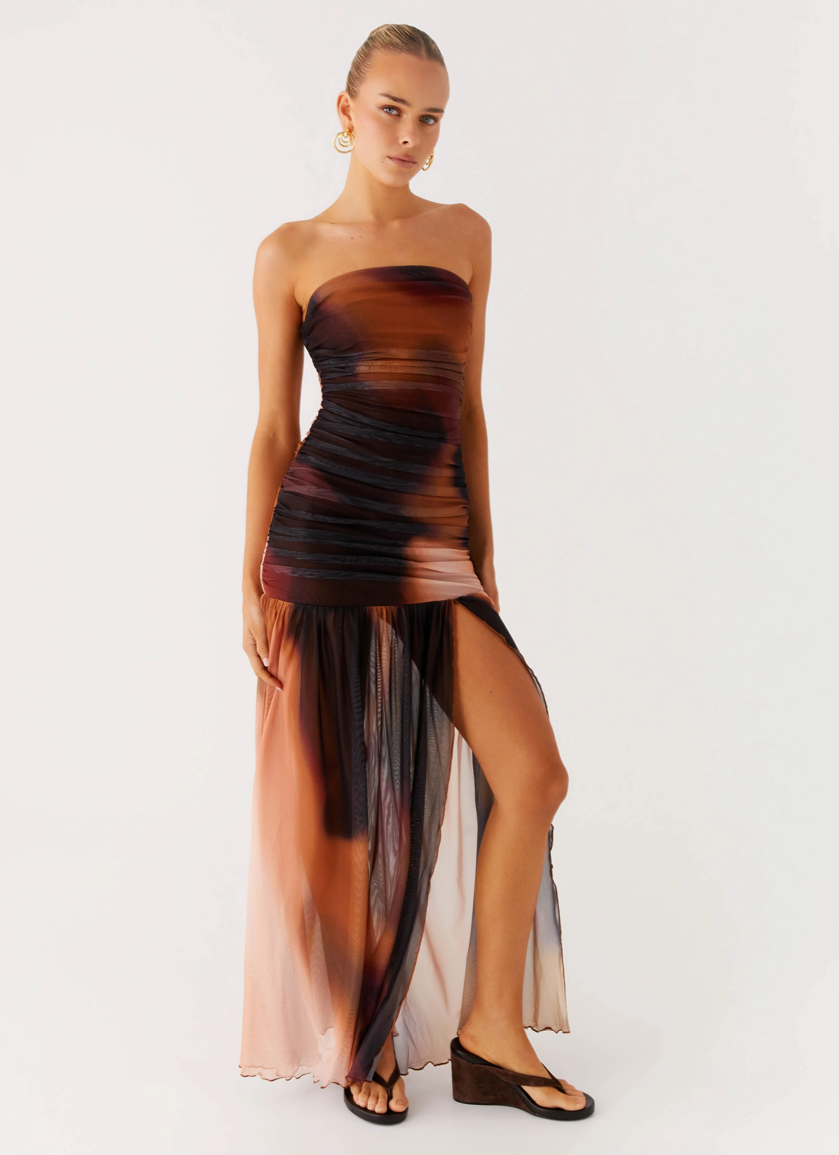 Satin Finish Sharp Finish Savaya Maxi Dress - Black Gradient
