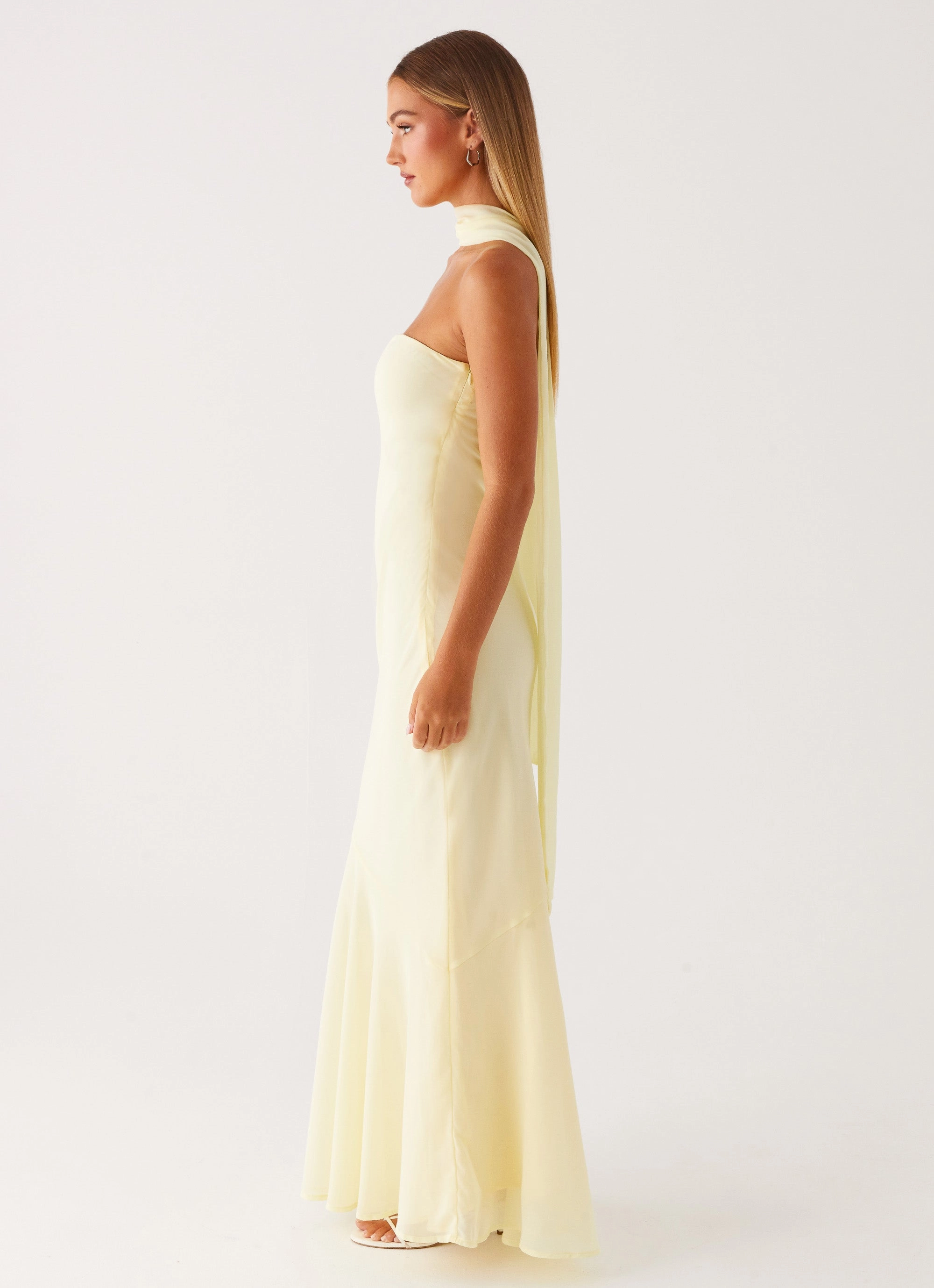 Flattering Shape Look City Flow Under The Pagoda Maxi Dress - Yellow