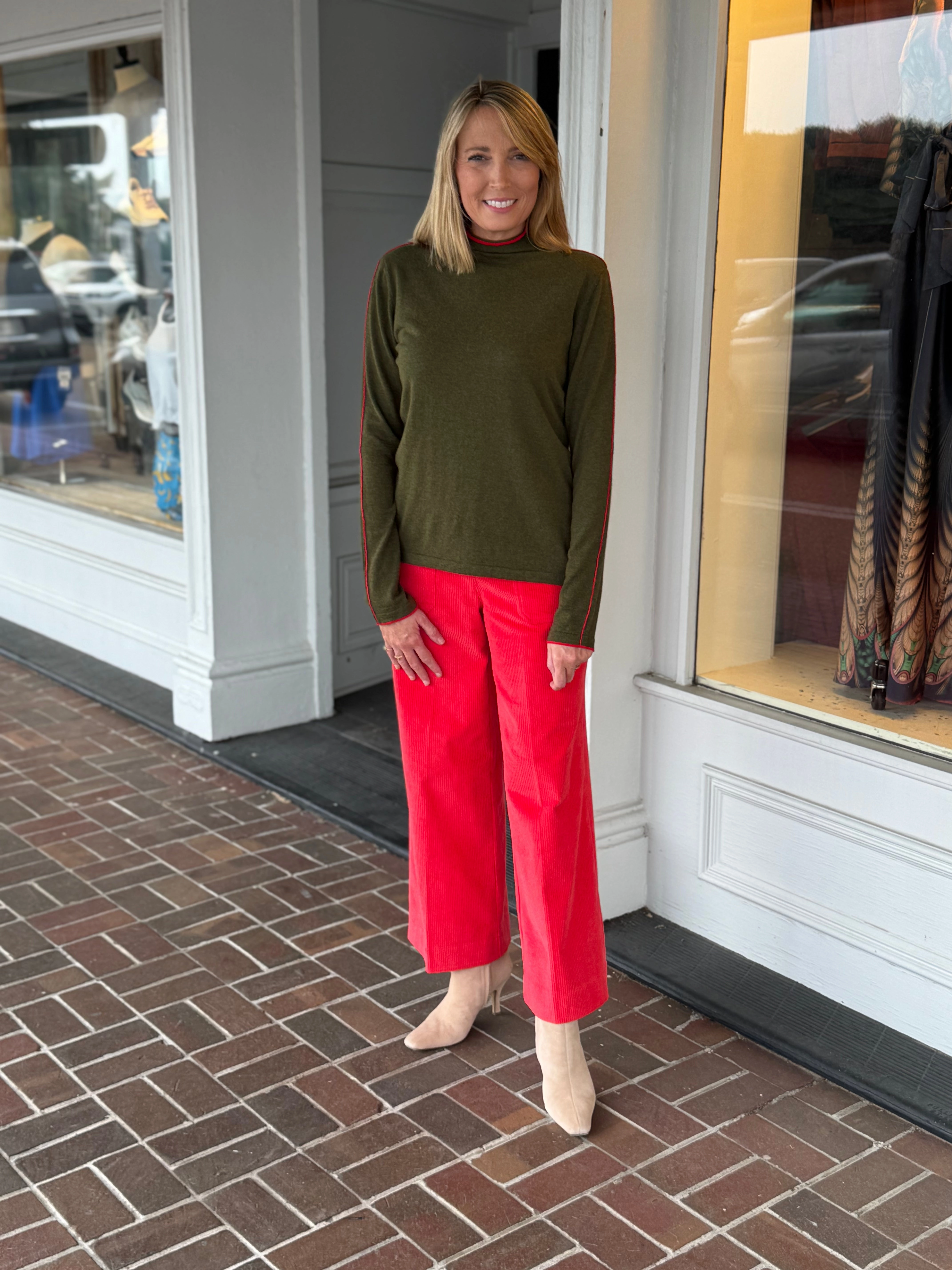 Cozy Sweater Bound Seam Edges Vilagallo Knit Green Sweater