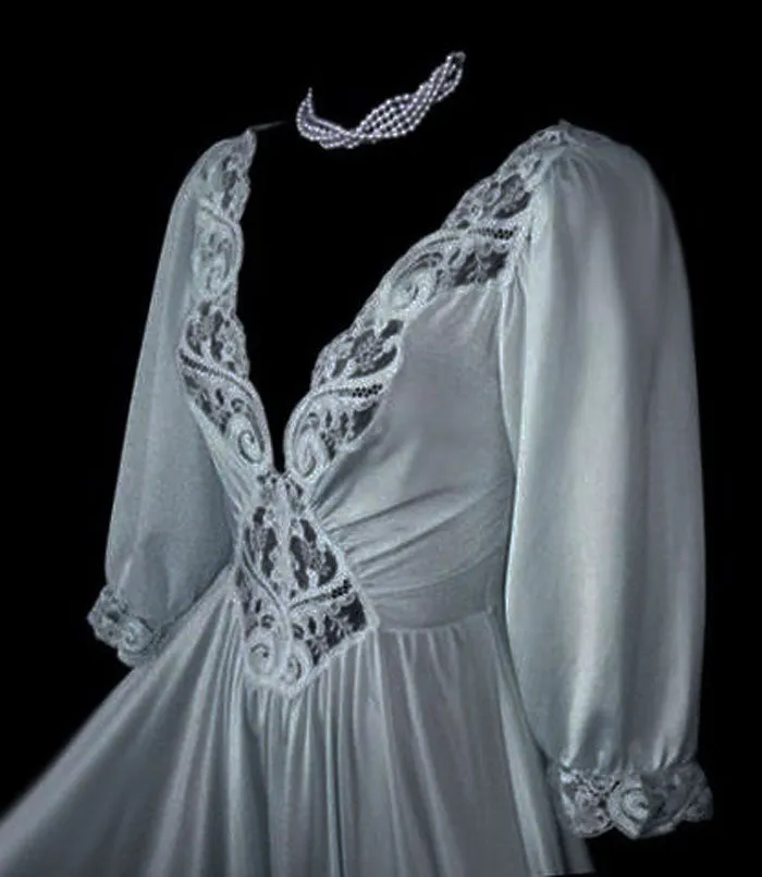 VINTAGE OLGA EXTRA LARGE WITH SLEEVES LACE SPANDEX NIGHTGOWN  IN BLUE PEARL
