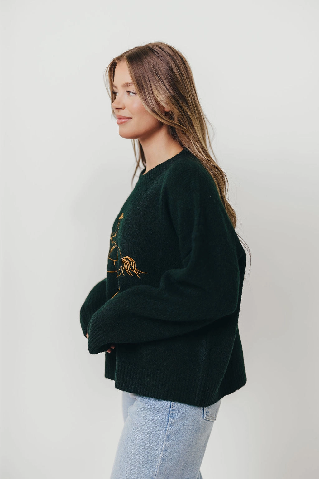 NonRestrictive Cut V-neck Shirt Virginia Embroidered Cowboy Knit Sweater in Deep Forest