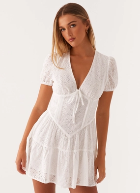 Neutral Finish bold appearance Sweetness Mini Dress - White