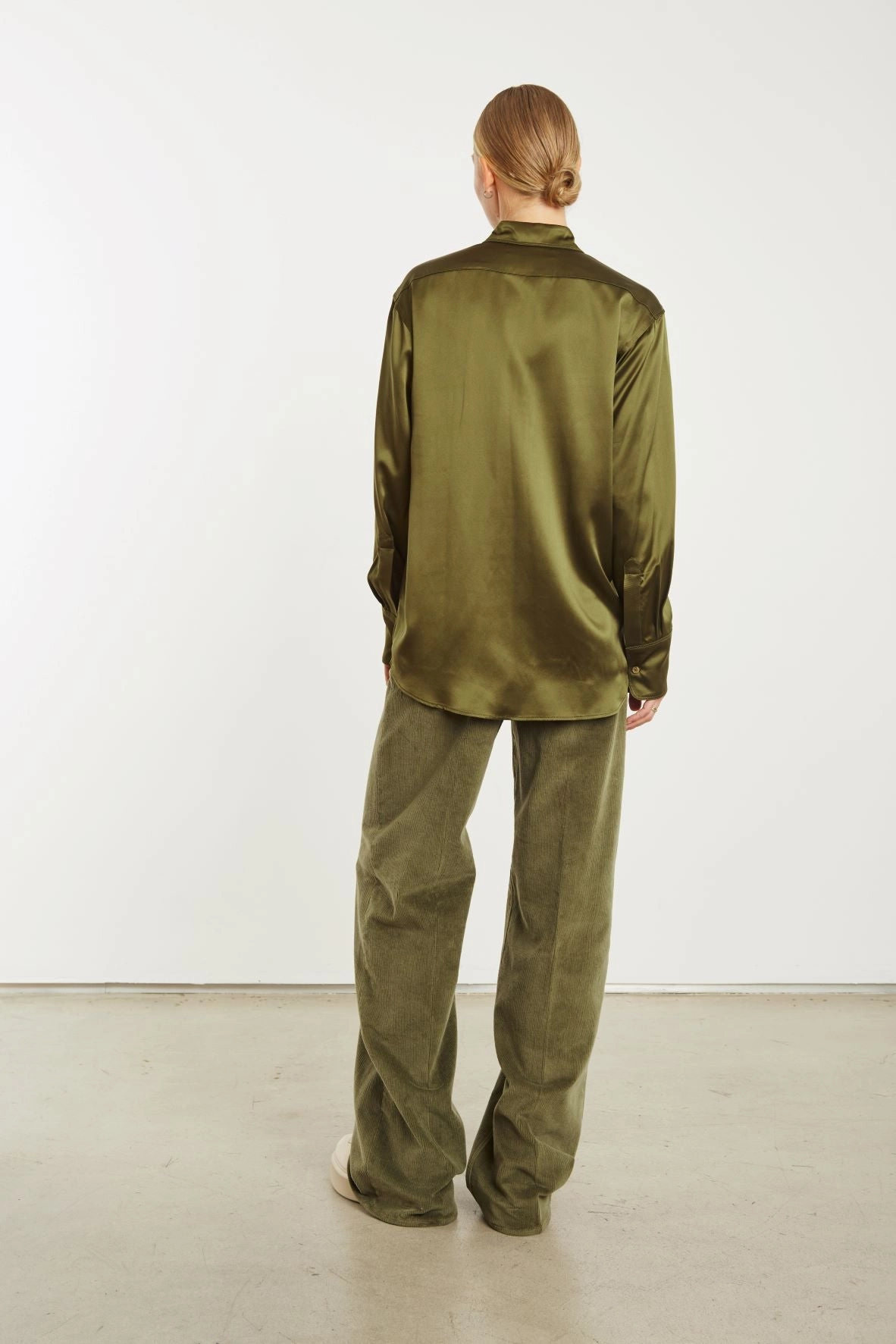 AbrasionResistantFabric Moss Silk Slim Button Down