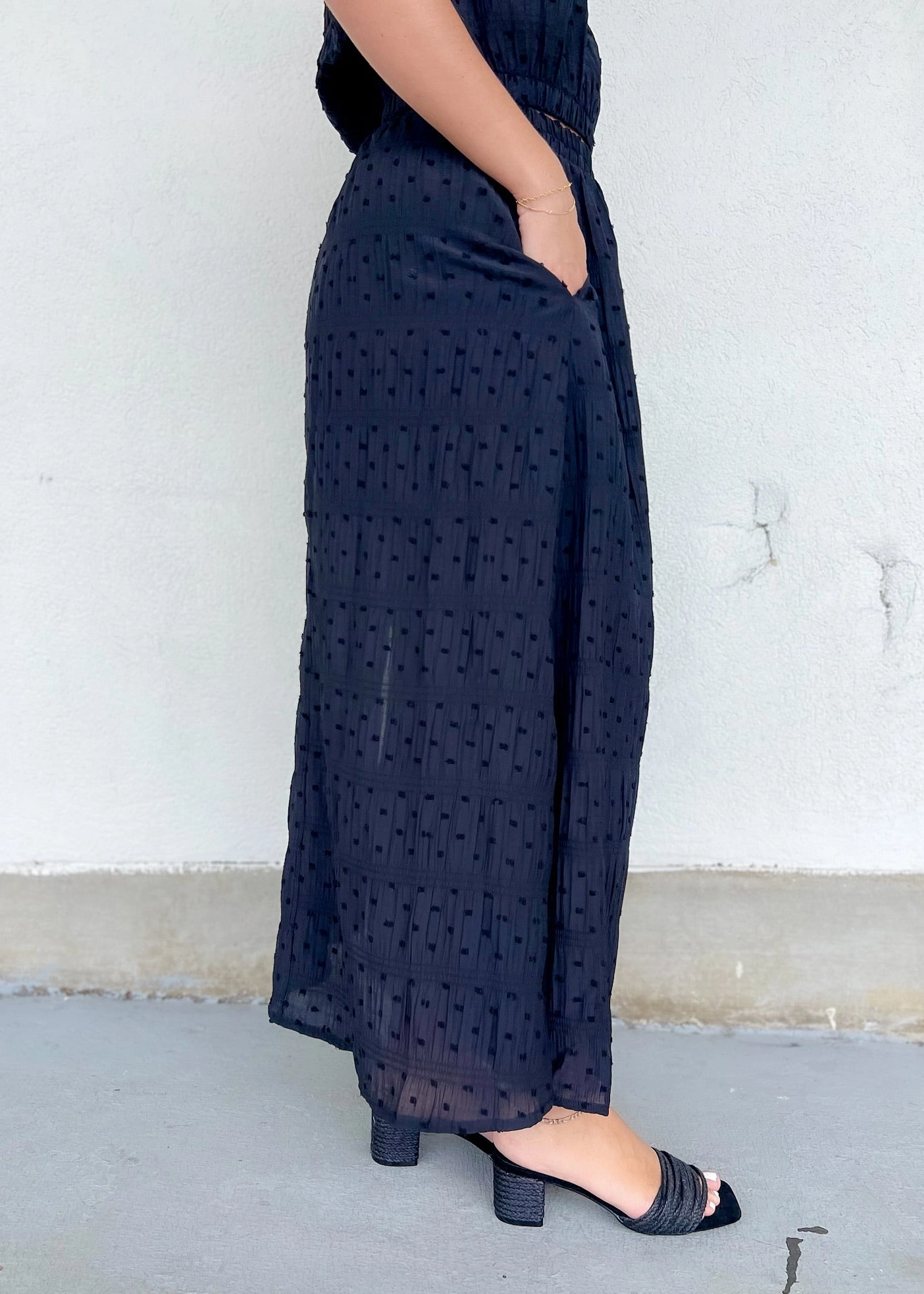 MALIA TEXTURED MIDI SKIRT Stylish Vibe Seamless Finish