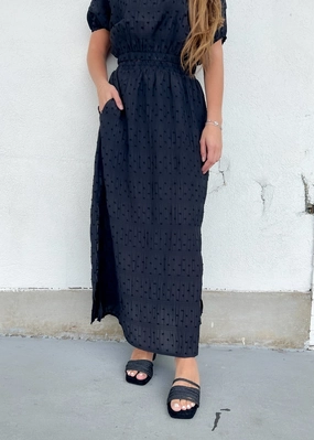 MALIA TEXTURED MIDI SKIRT Outdoor Gathering