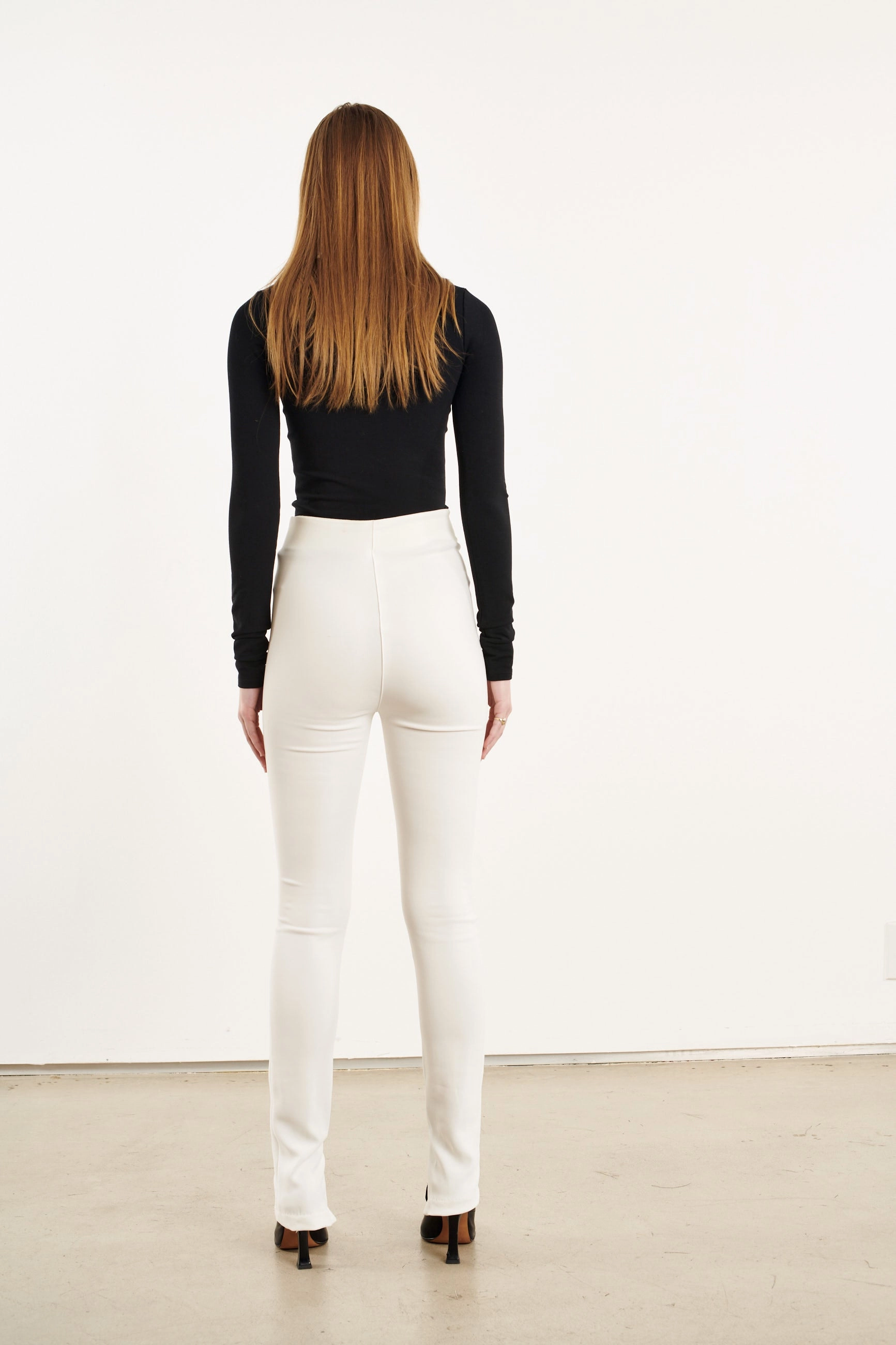 Basic Style Sweat Wicking Liner White Crepe Ankle Zipper Pants
