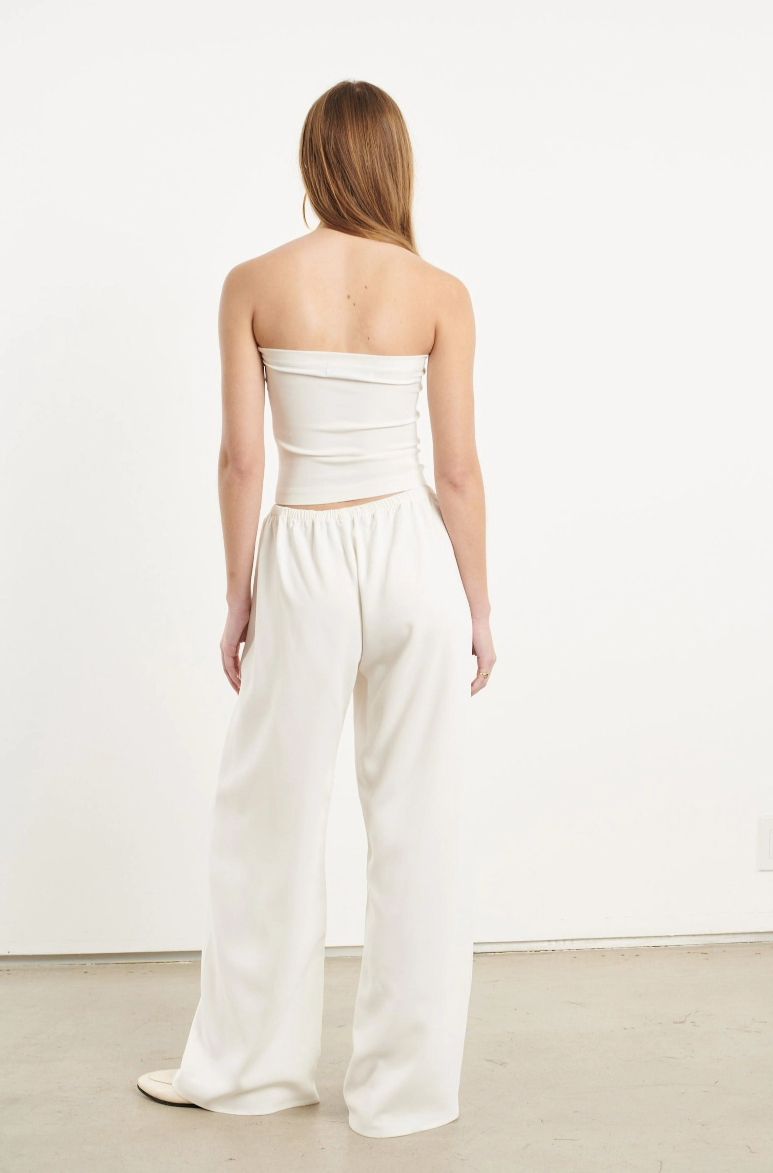 CarbonNeutral Production AllDayComfortFit White Crepe Tube Top