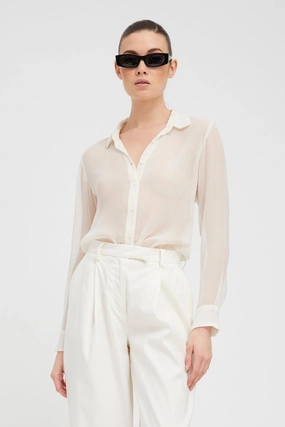 Flexible Neckline White Crinkle Chiffon Fitted Button Down