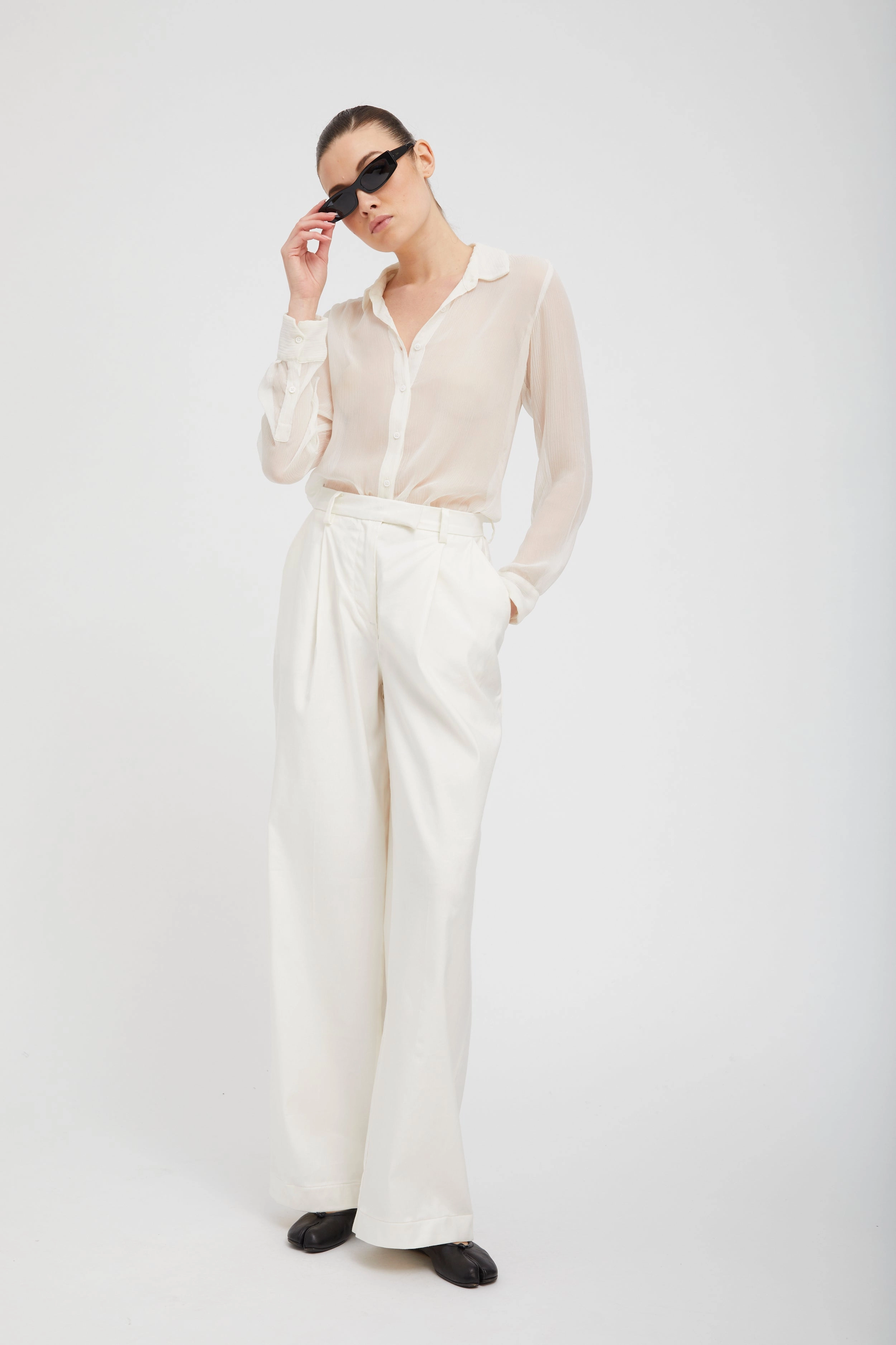 White Crinkle Chiffon Fitted Button Down Anti Static Cloth Blend High Stretch Fabric