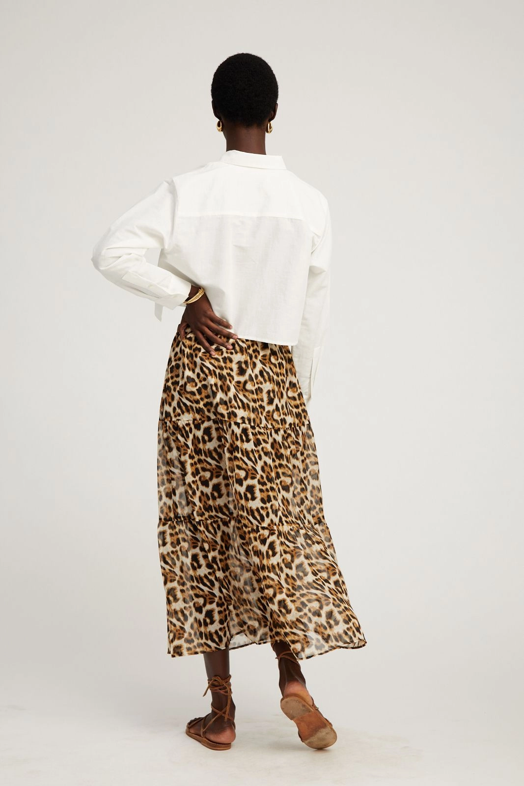 MoistureManagementSystem White Linen Cropped Button Down