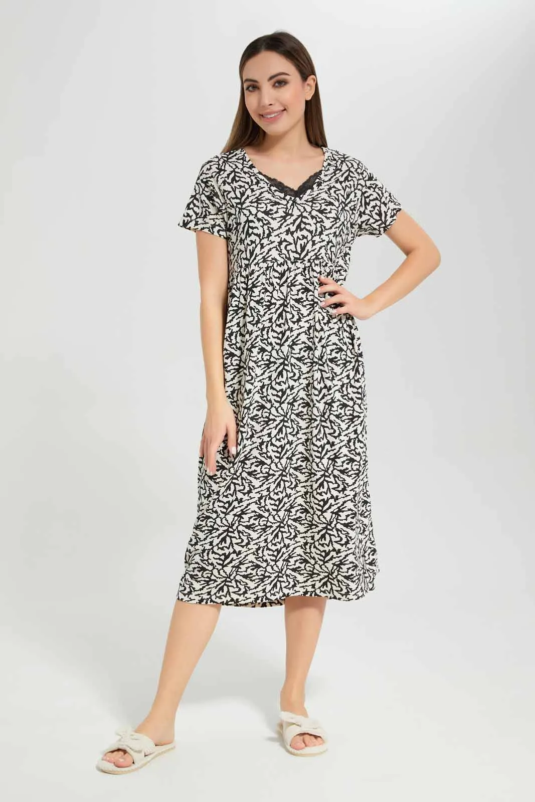 Women Black And White Allover Print Nightgown